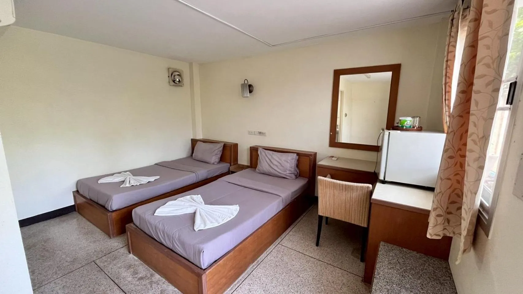 Bed in Bangsaphan Resort