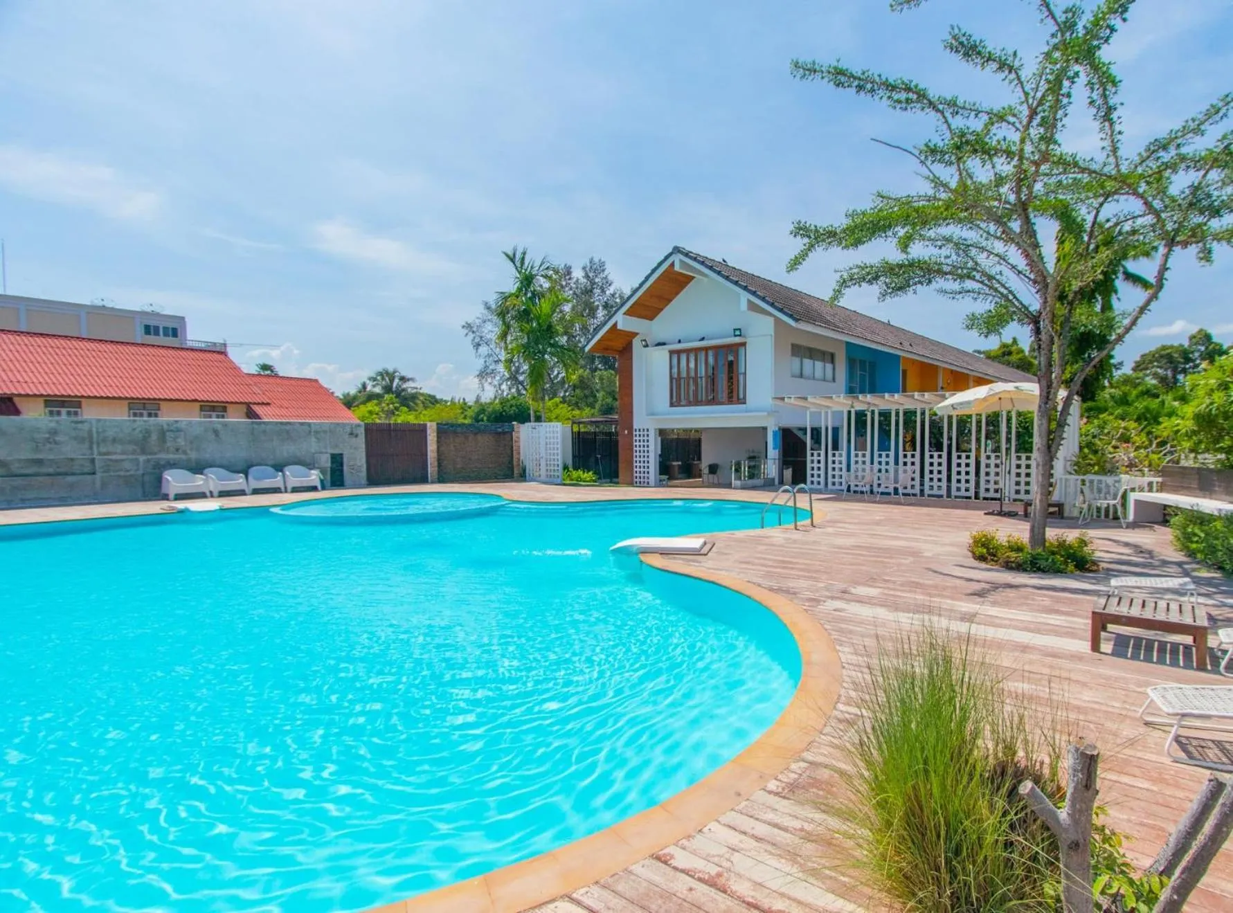 Property building in Bangsaphan Resort