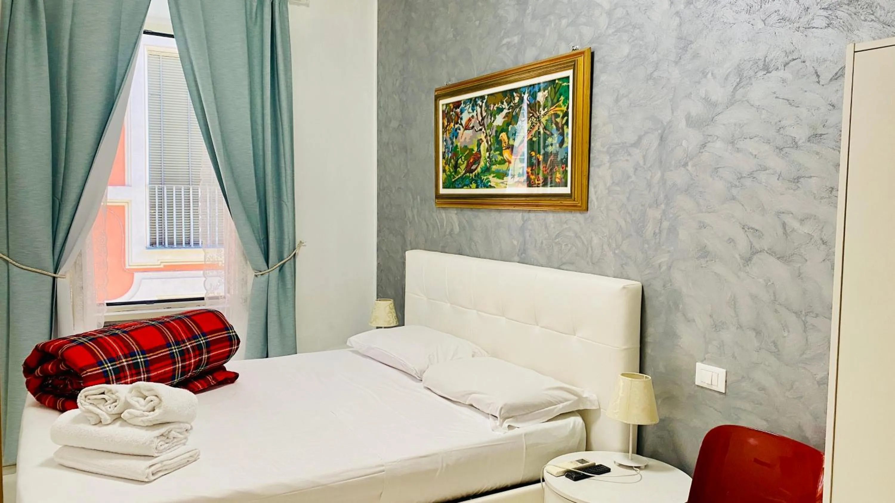 Bedroom, Bed in I Dormienti