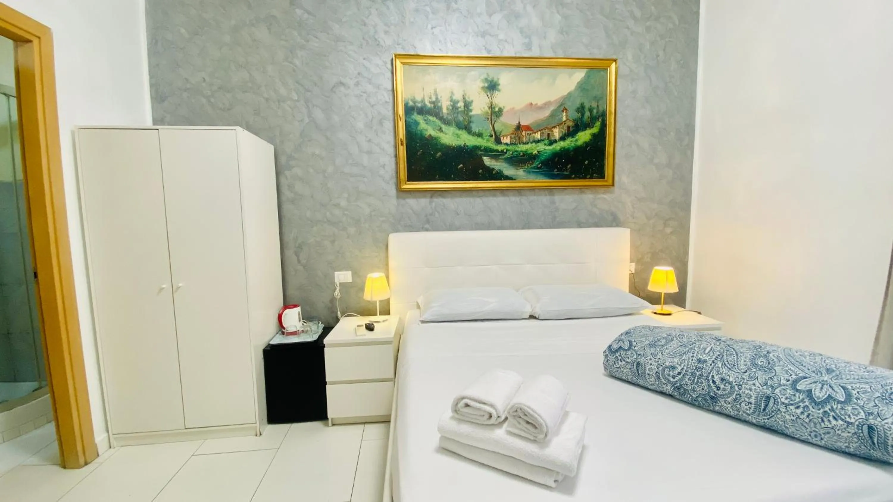 Bedroom, Bed in I Dormienti