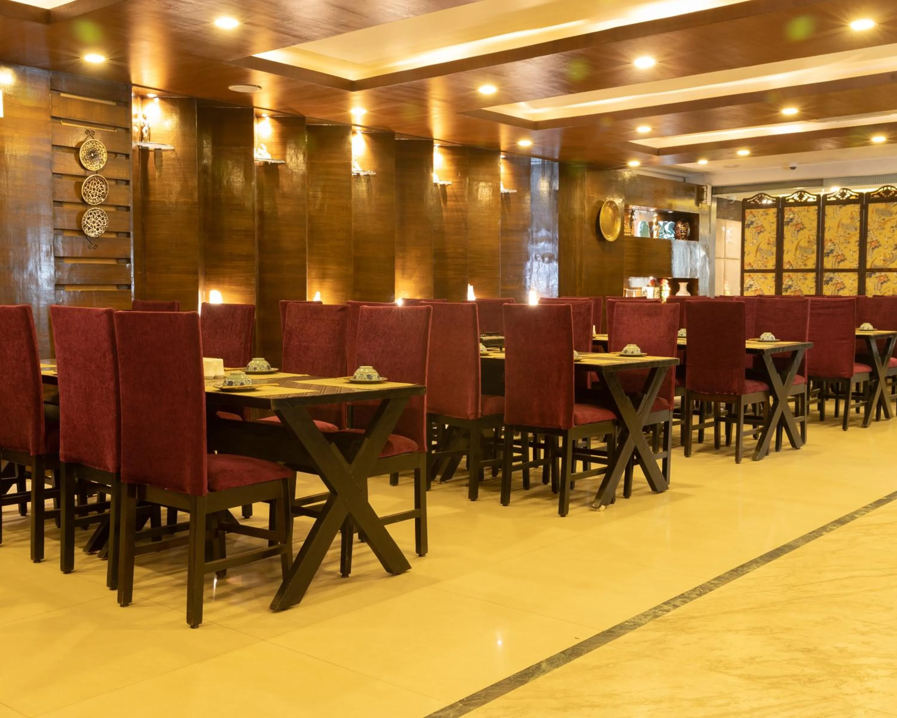 Restaurant/places to eat in Hotel Buddy