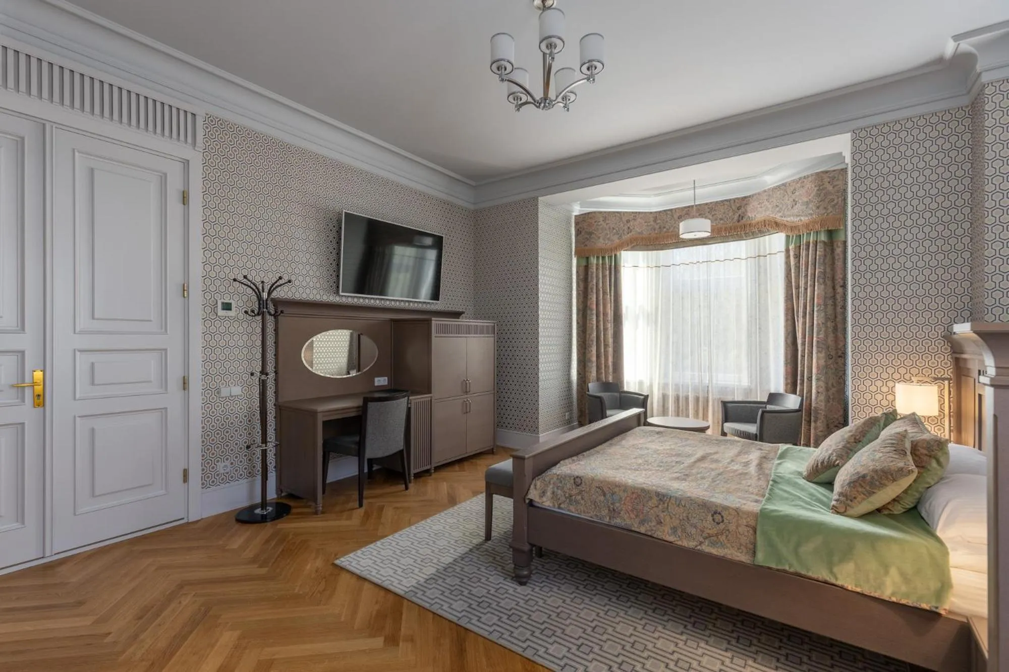 Bed in Roze Boutique Hotel