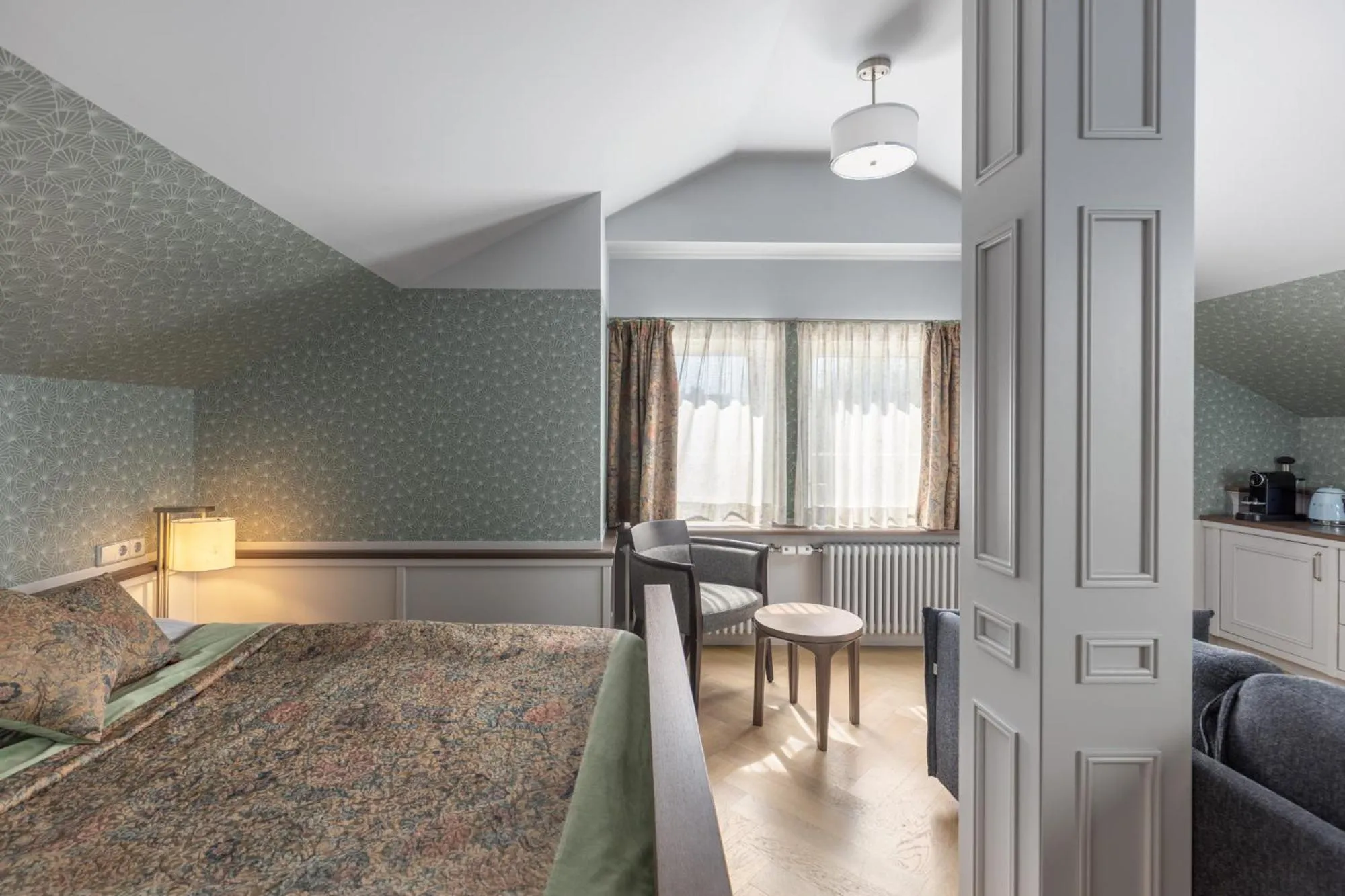 Bed in Roze Boutique Hotel