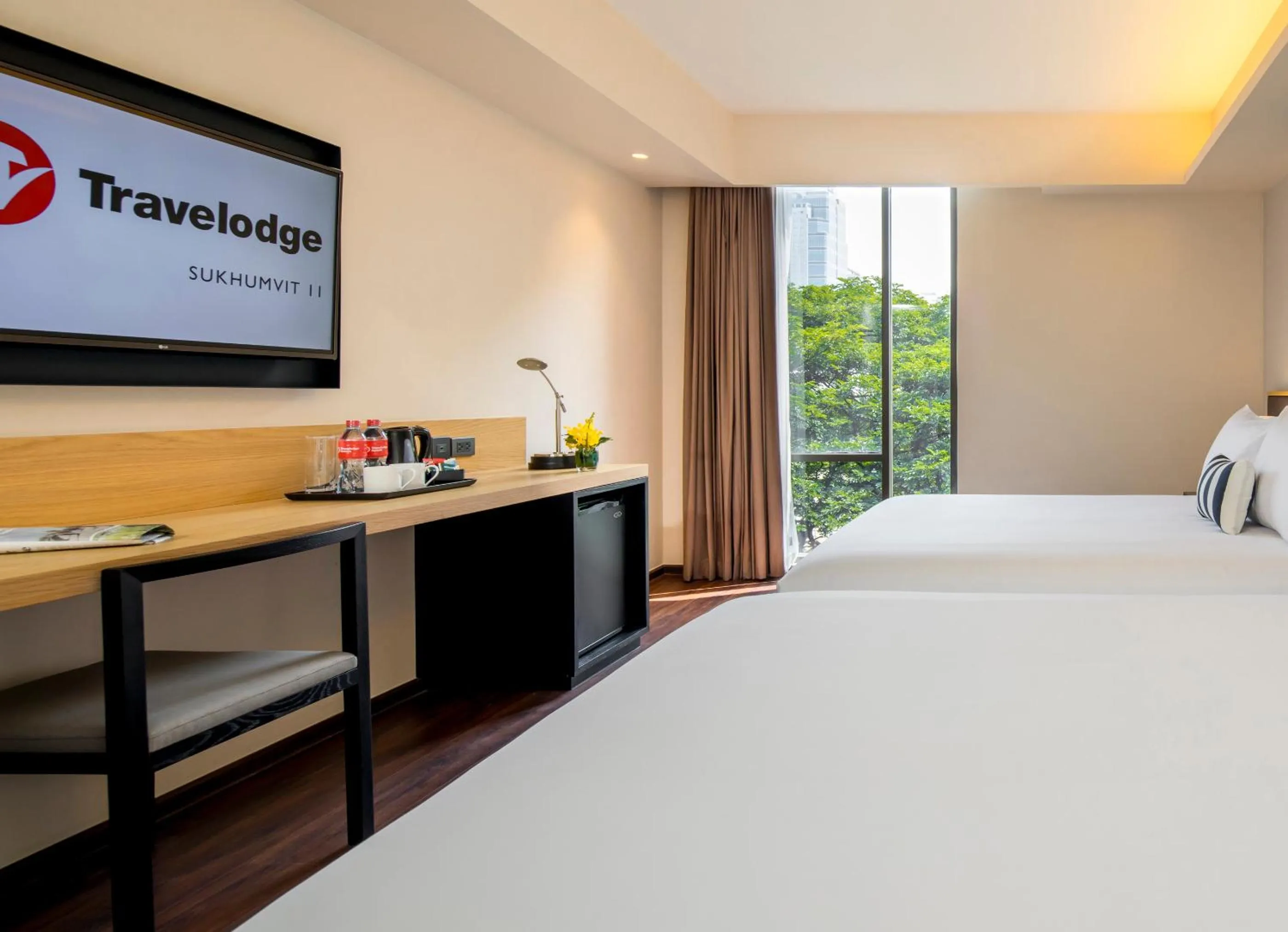 Photo of the whole room, Bed in Travelodge Sukhumvit 11