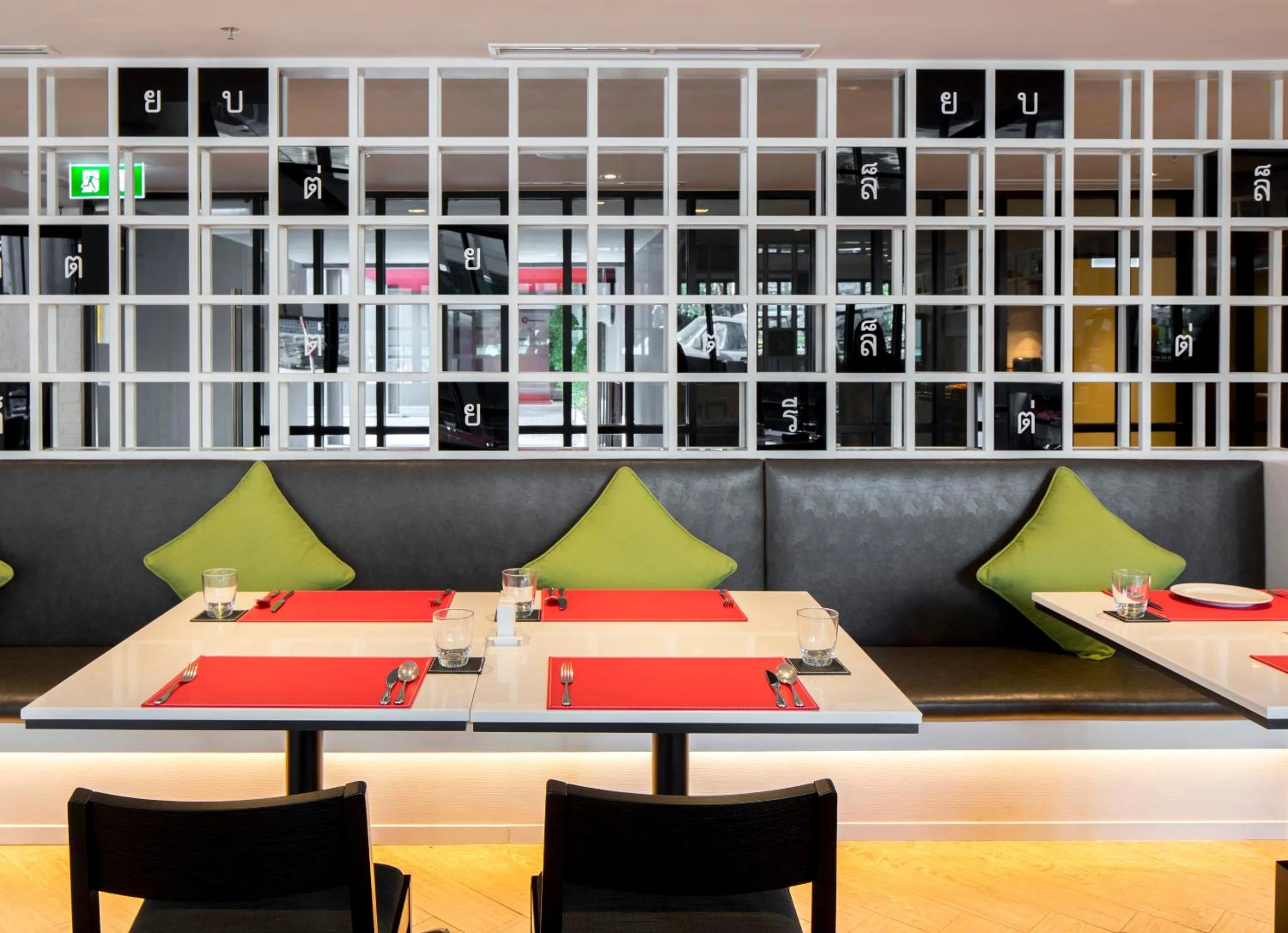 Restaurant/places to eat in Travelodge Sukhumvit 11