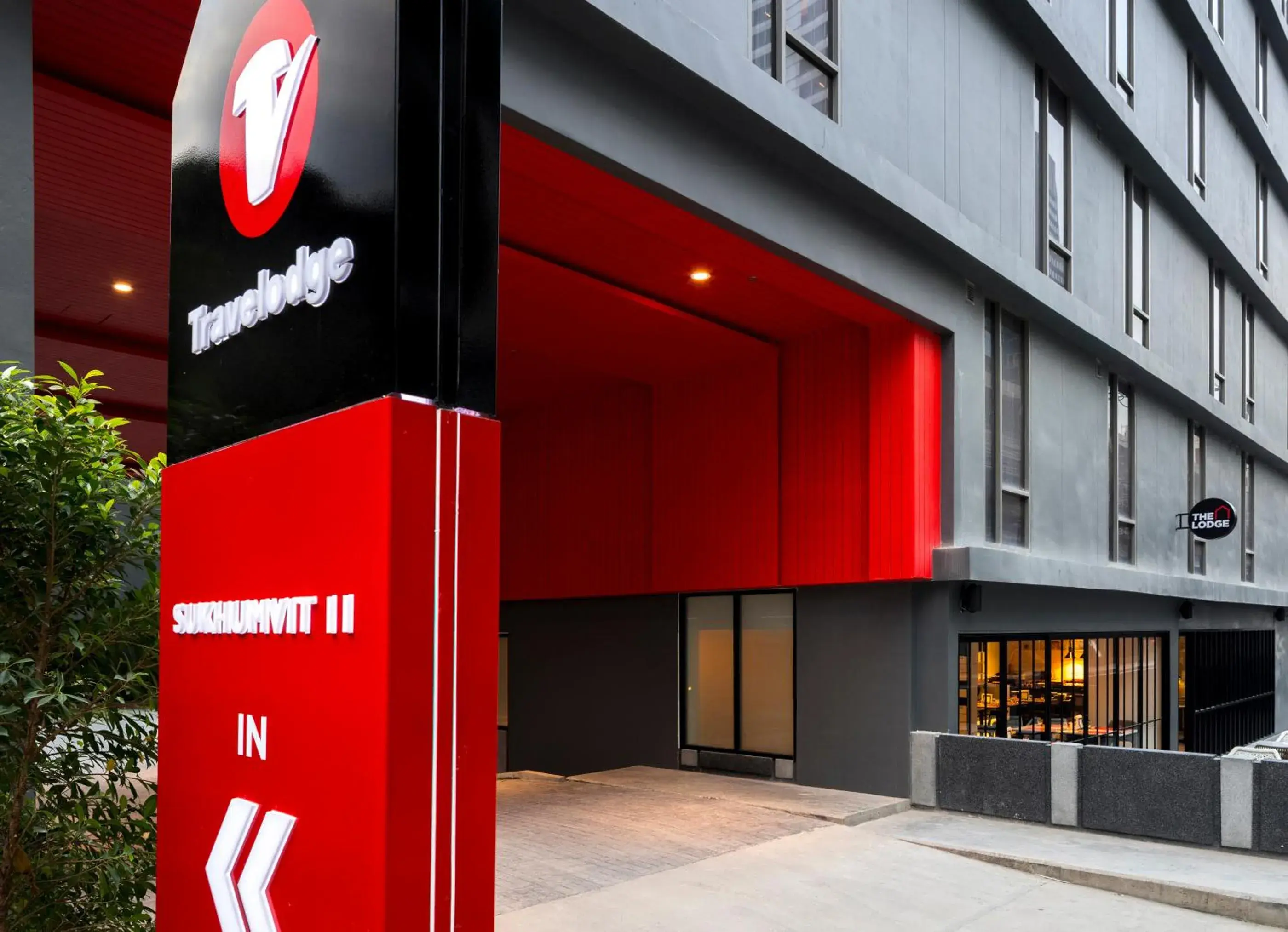 Property building in Travelodge Sukhumvit 11 Property building in Travelodge Sukhumvit 11