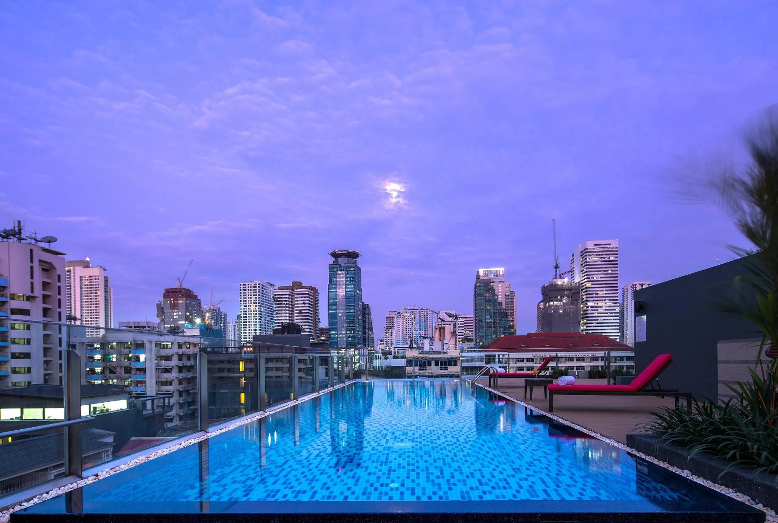 Swimming pool in Travelodge Sukhumvit 11