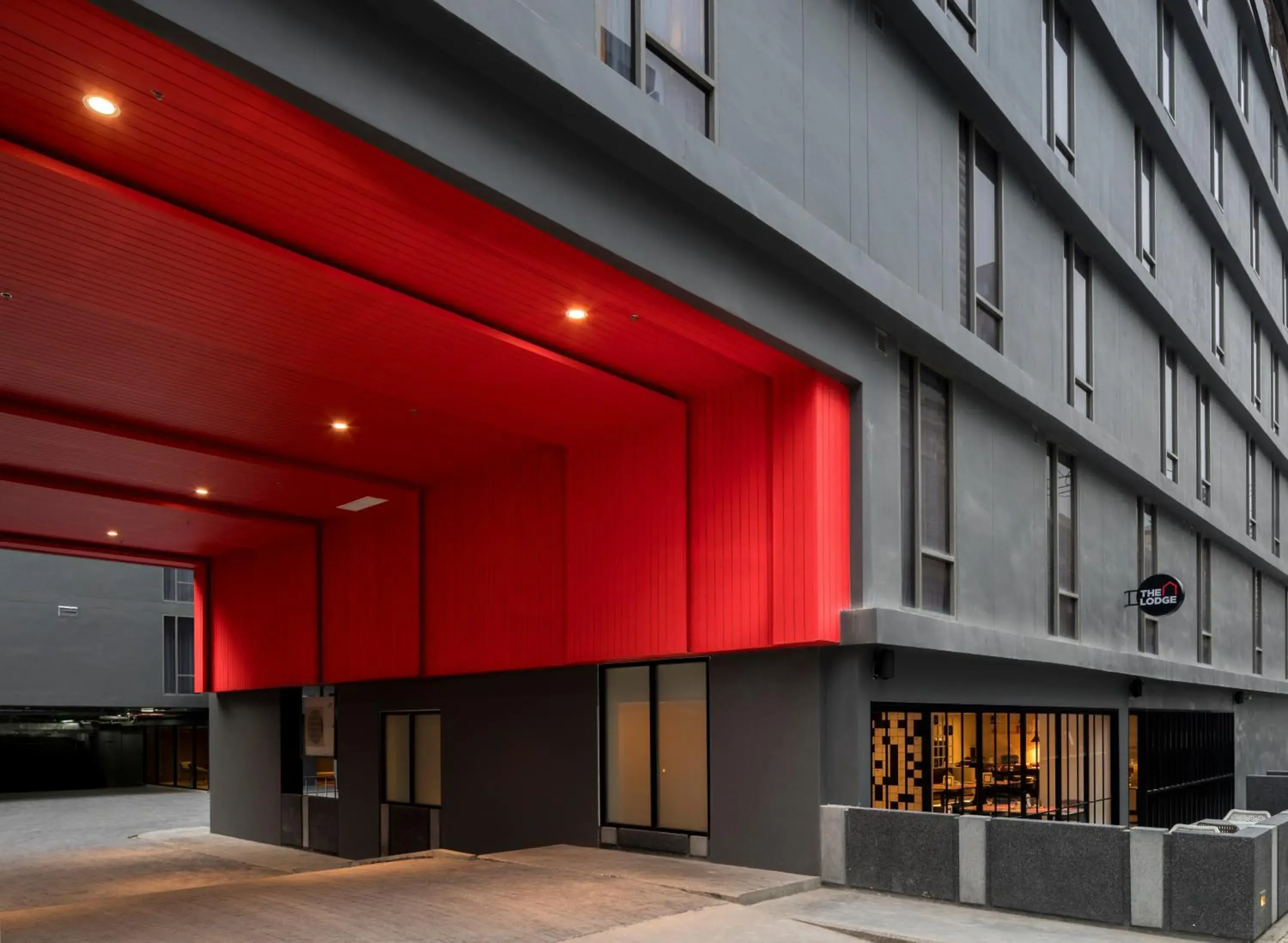 Property building in Travelodge Sukhumvit 11 Property building in Travelodge Sukhumvit 11