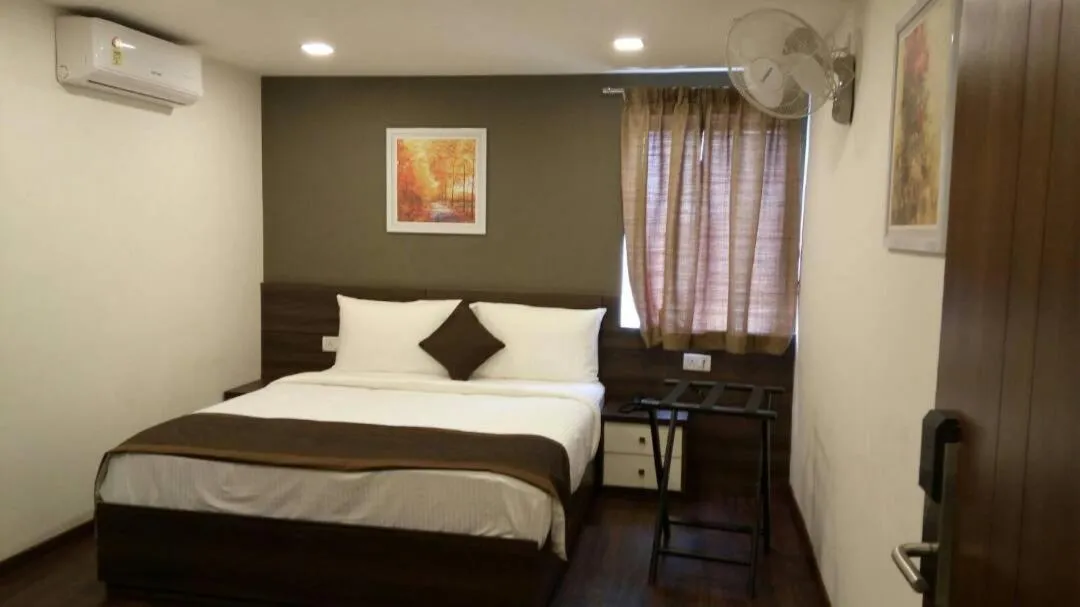 Bed in Hotel Royal Inn - Electronic City