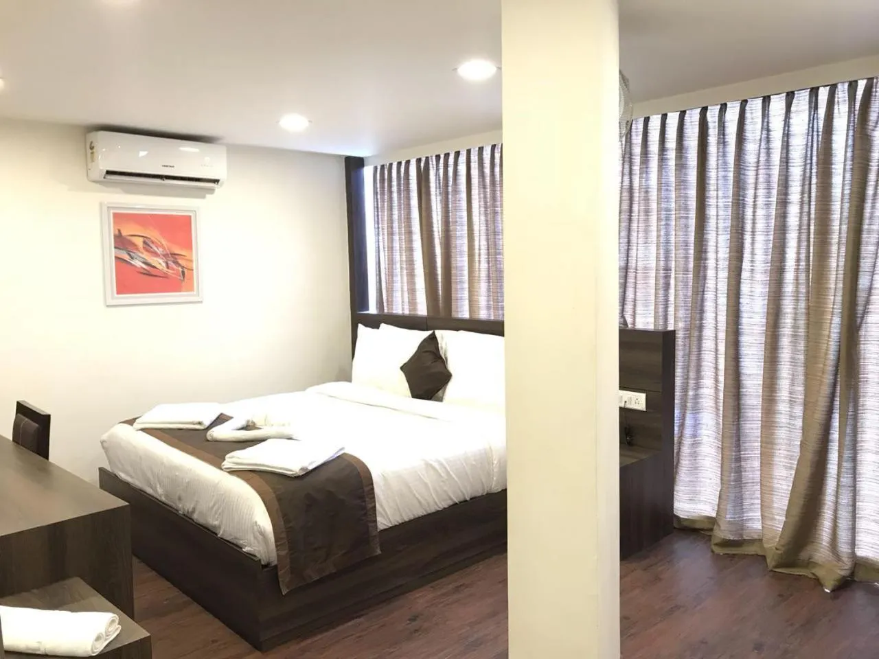 Bed in Hotel Royal Inn - Electronic City