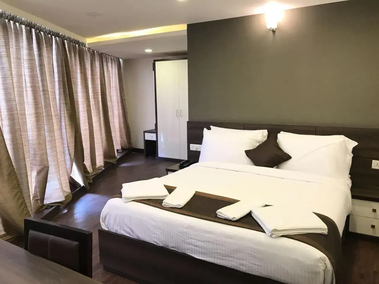 Superior Double Room - single occupancy in Hotel Royal Inn - Electronic City Superior Double Room - single occupancy in Hotel Royal Inn - Electronic City