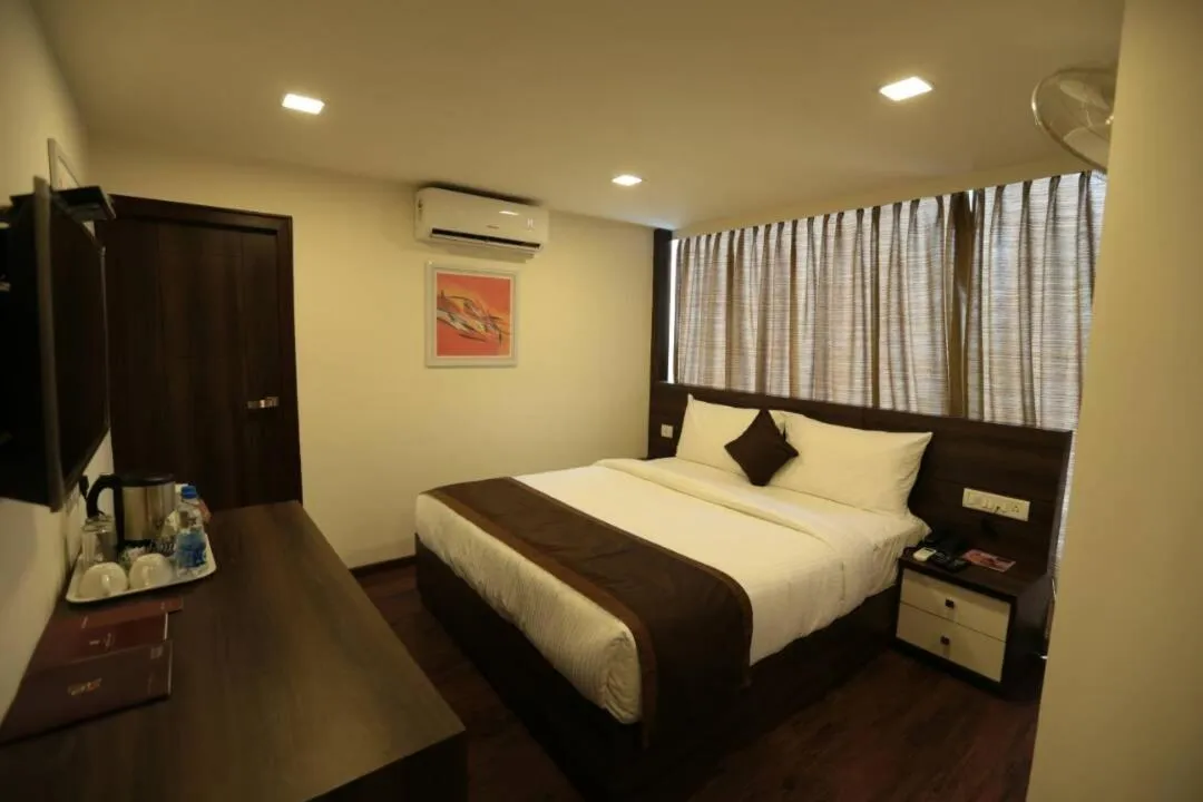 Bed in Hotel Royal Inn - Electronic City