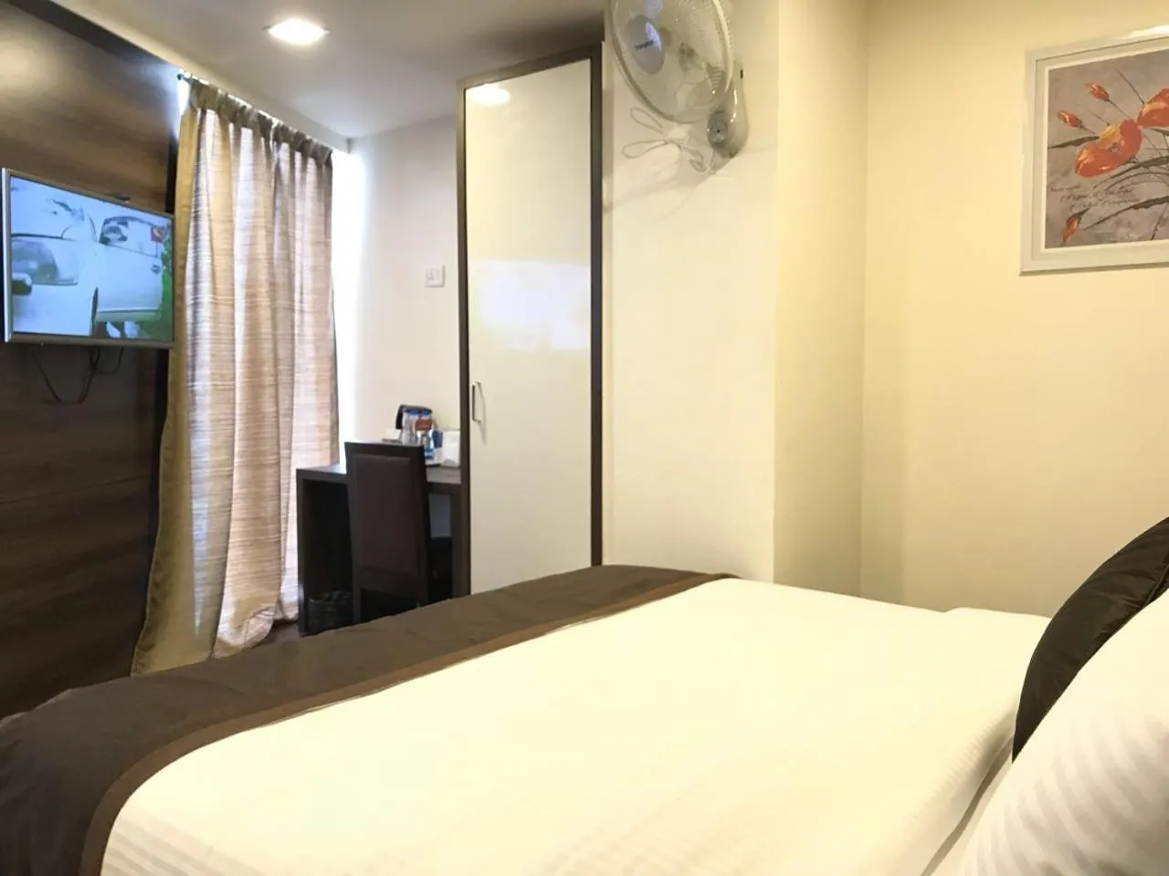 Bed in Hotel Royal Inn - Electronic City