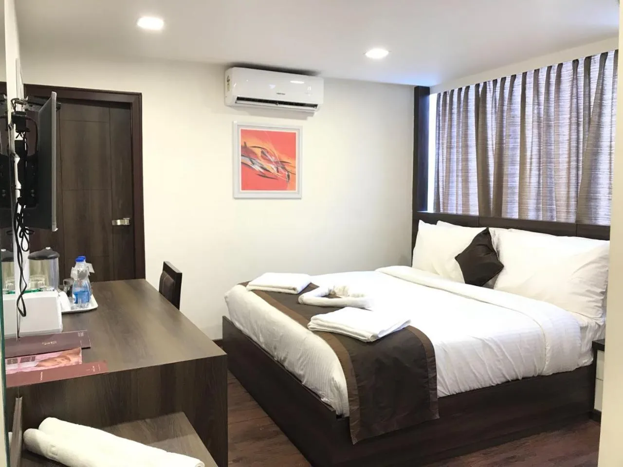 Bed in Hotel Royal Inn - Electronic City