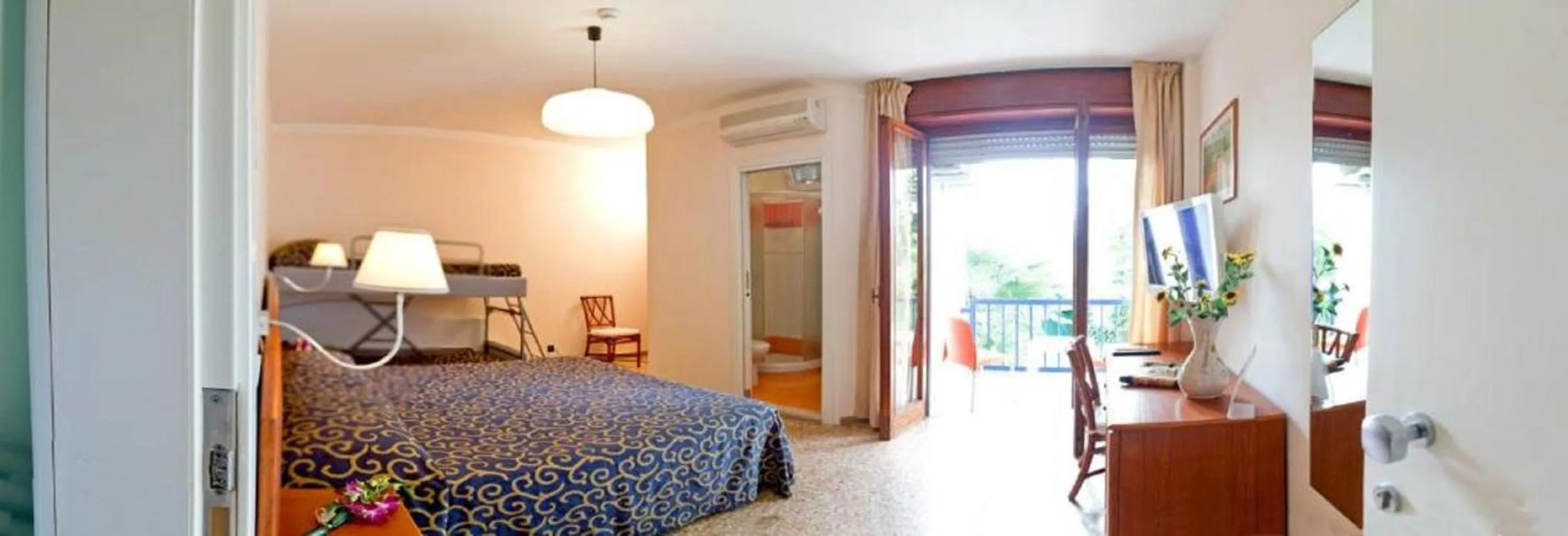 Photo of the whole room, Bed in Hotel Horizonte