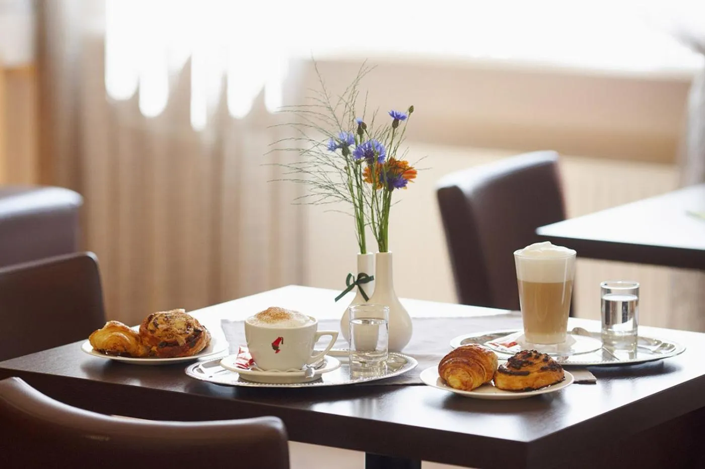 Restaurant/places to eat in Hotel Edvards