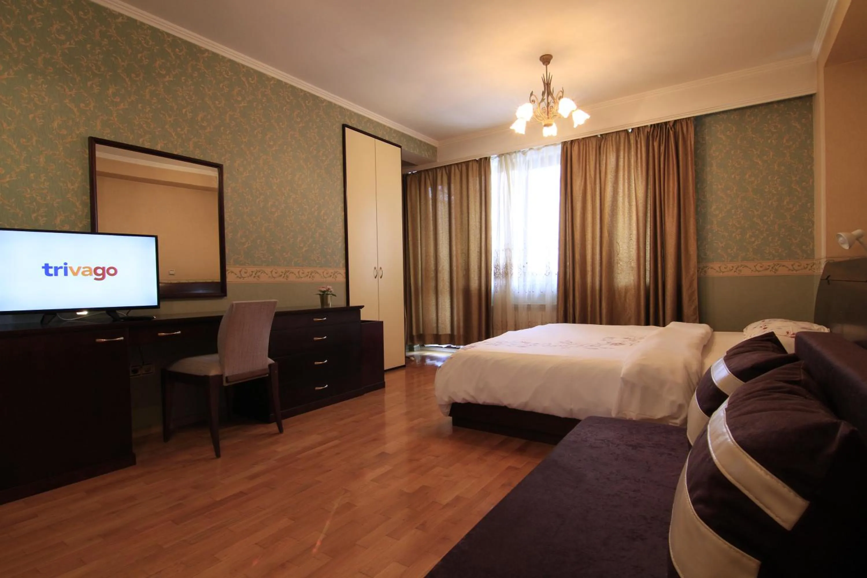 Deluxe Studio with Hydro Massage Tub in Guest Rooms Stay Nexus