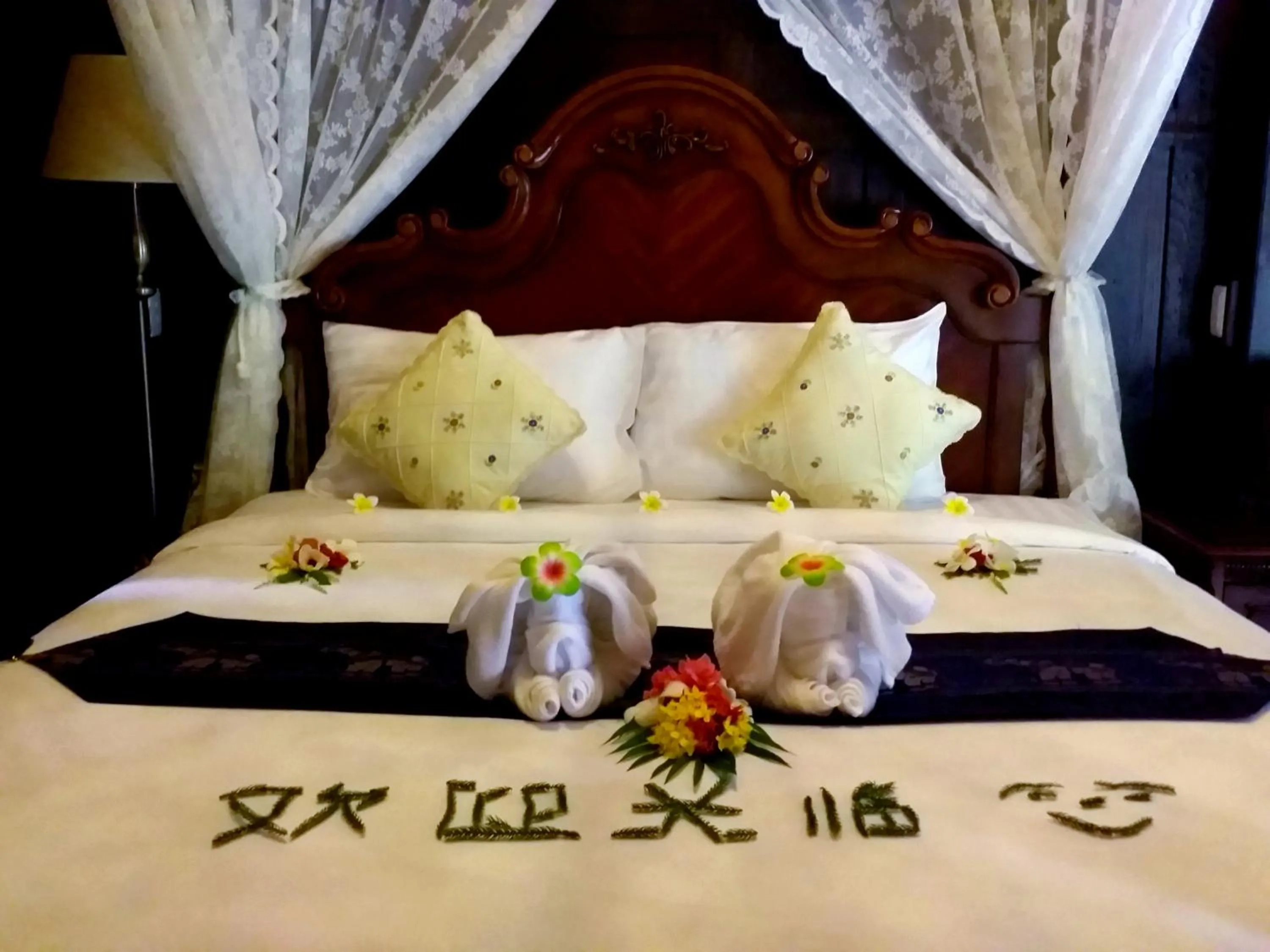 Photo of the whole room, Bed in Sasitara Thai Villas