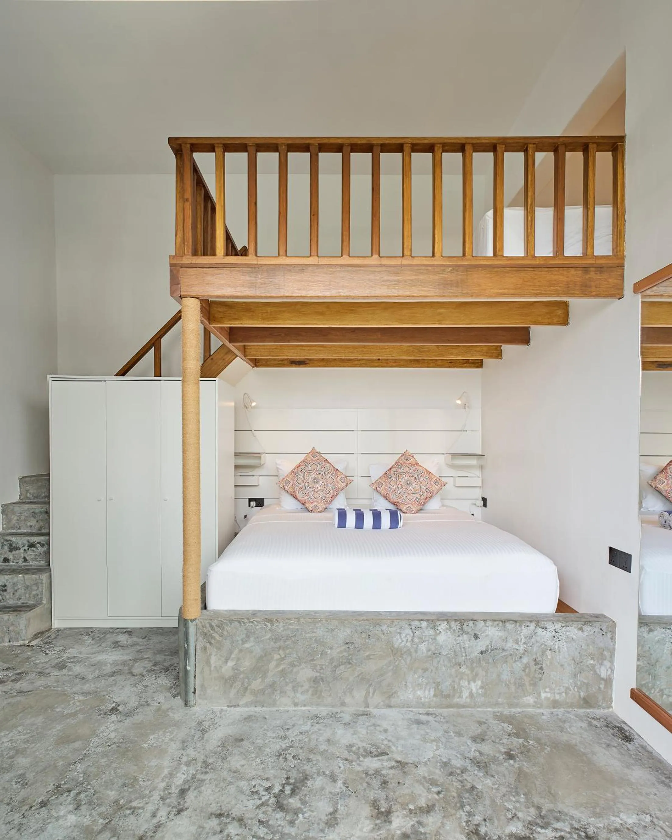 Photo of the whole room, Bed in Bliss Dhigurah