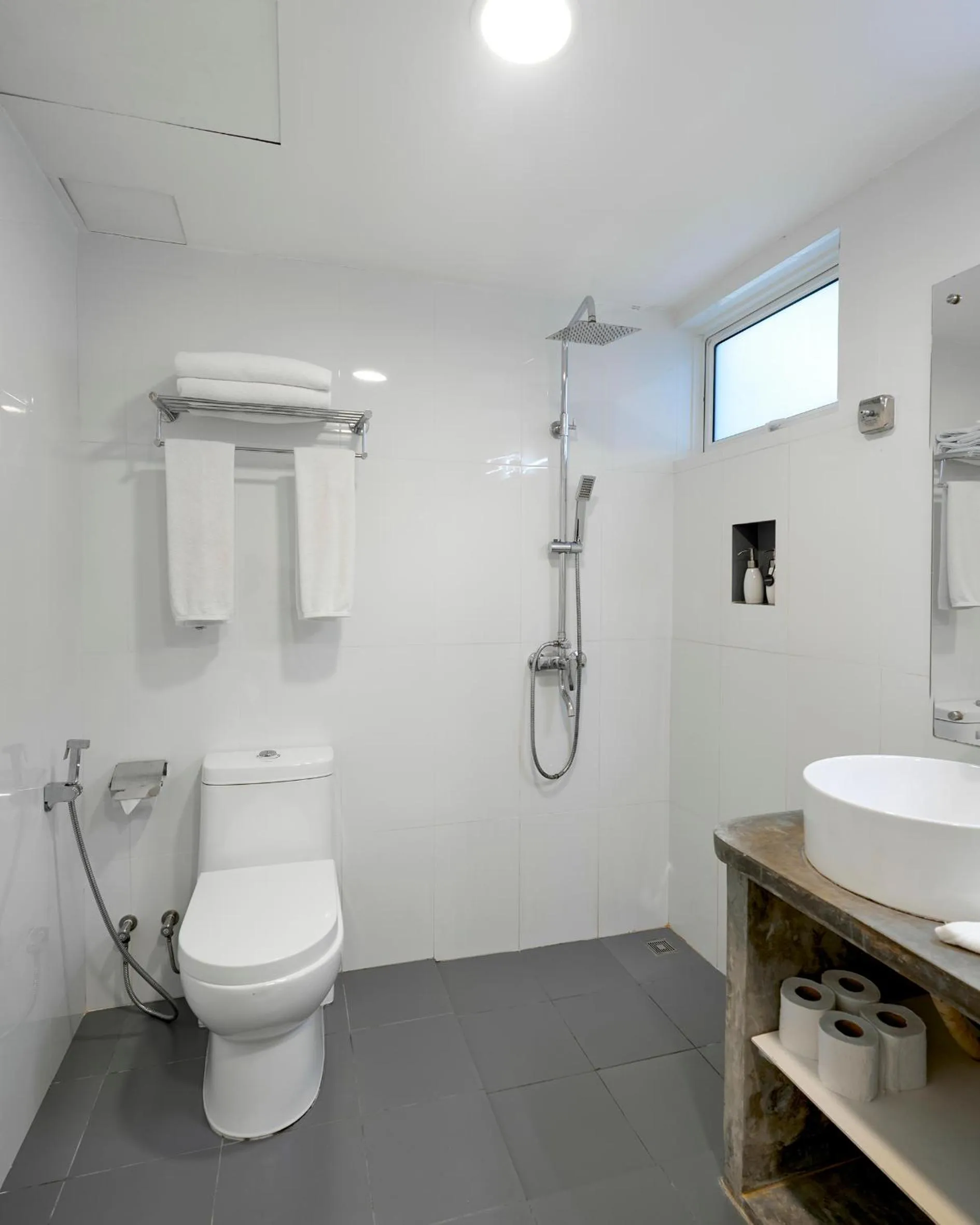 Shower in Bliss Dhigurah