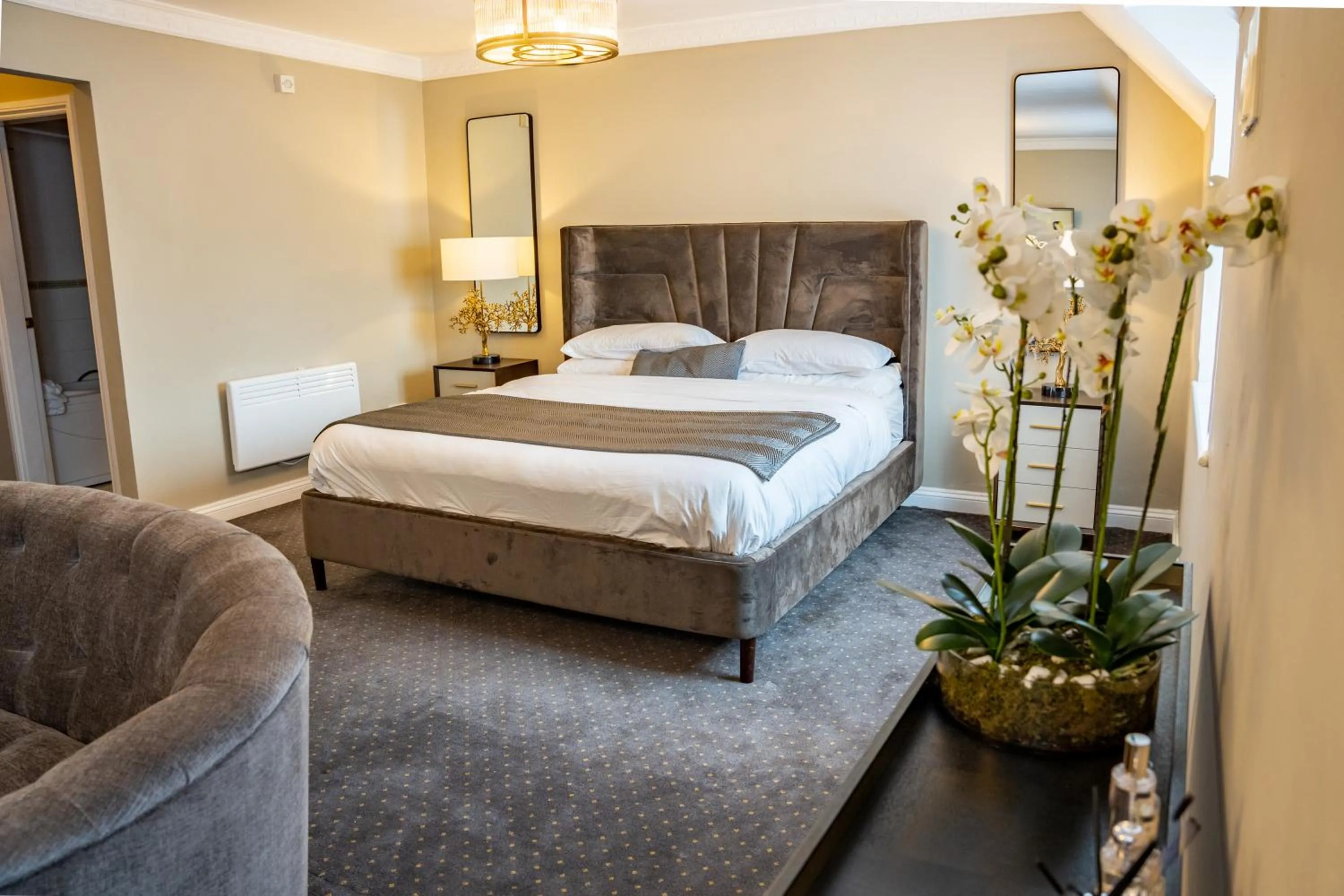 Bedroom, Bed in The Pear Tree Inn & Country Hotel
