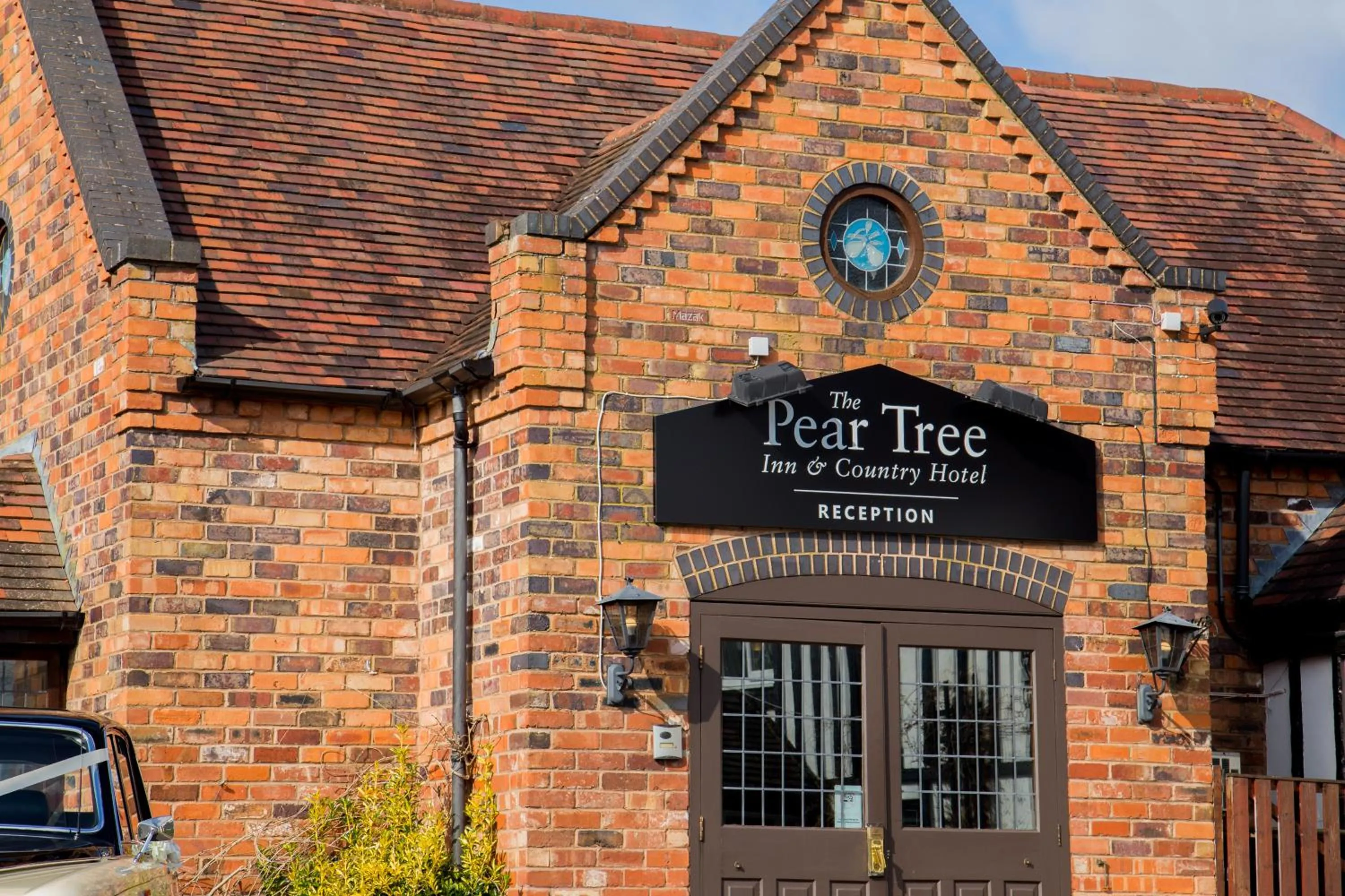 Facade/entrance in The Pear Tree Inn & Country Hotel