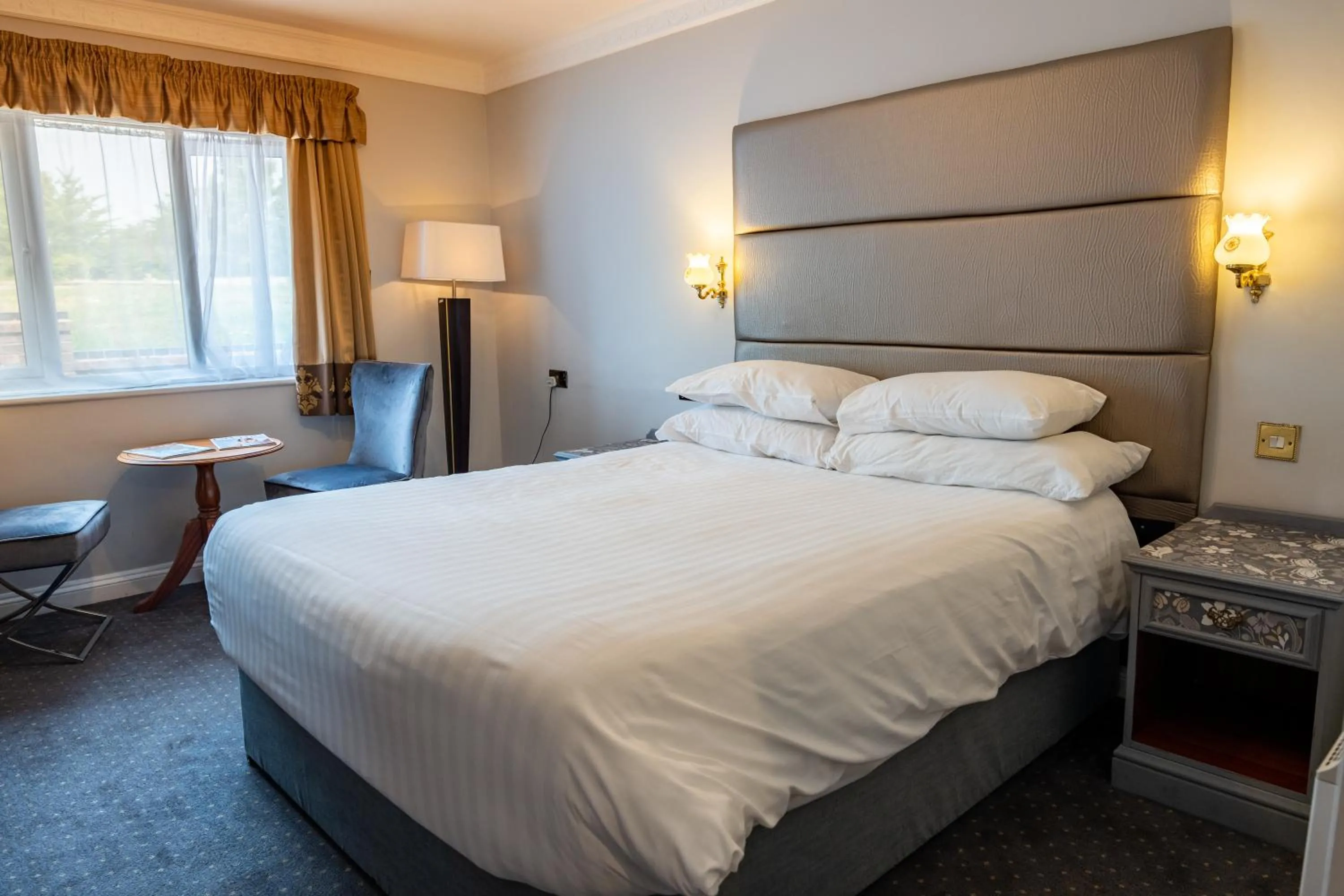 Bedroom, Bed in The Pear Tree Inn & Country Hotel