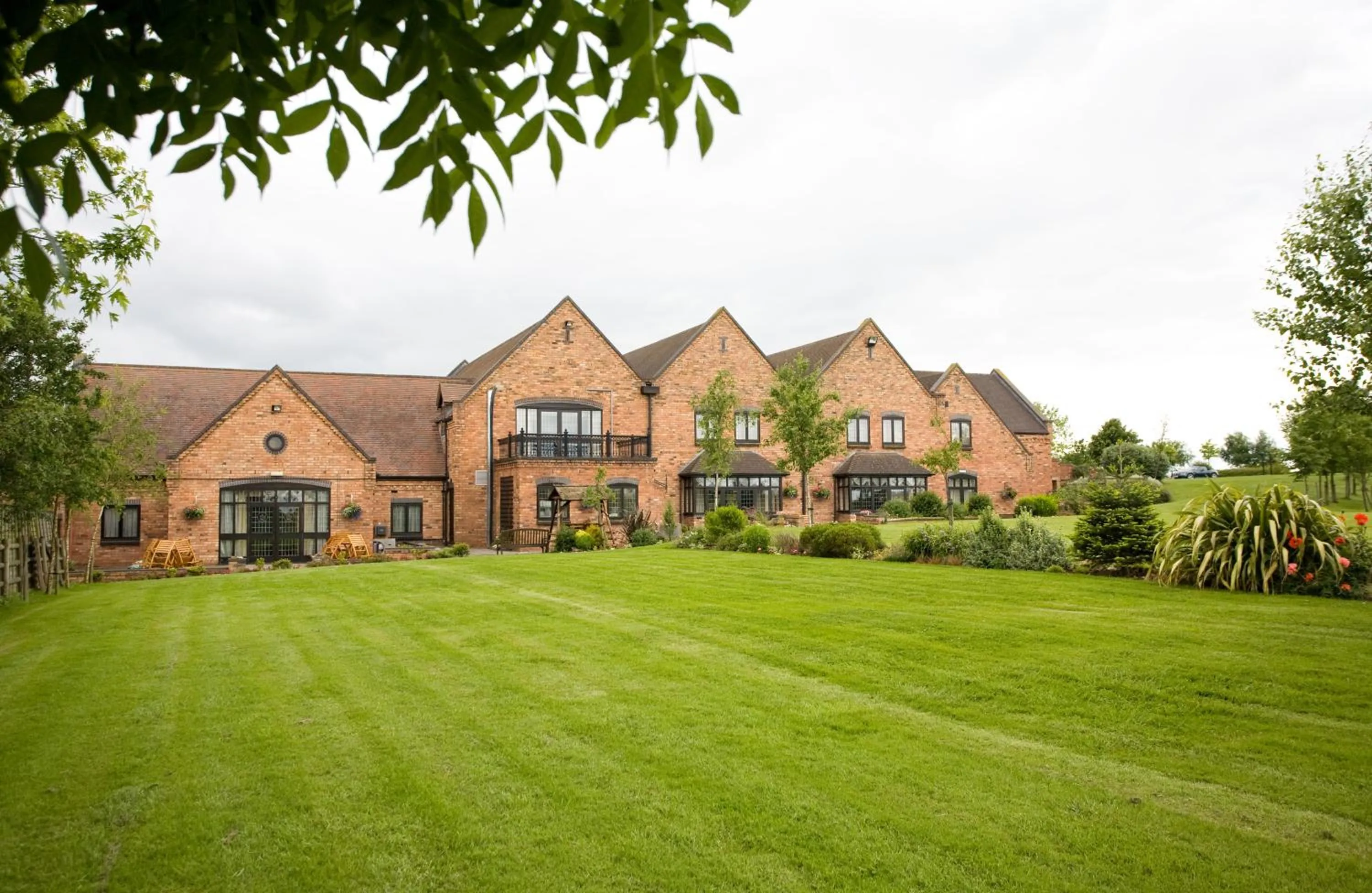Garden in The Pear Tree Inn & Country Hotel
