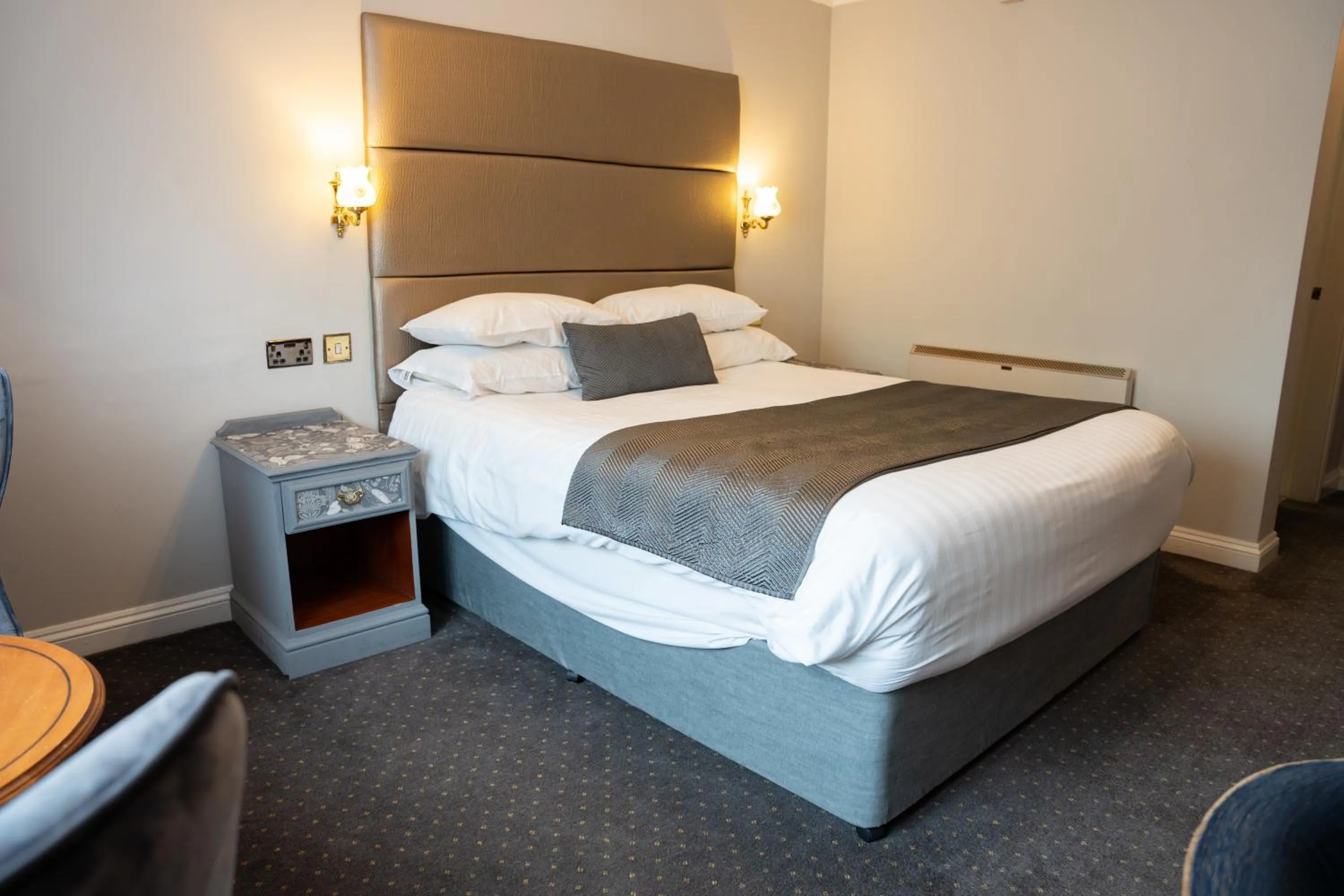 Bedroom, Bed in The Pear Tree Inn & Country Hotel