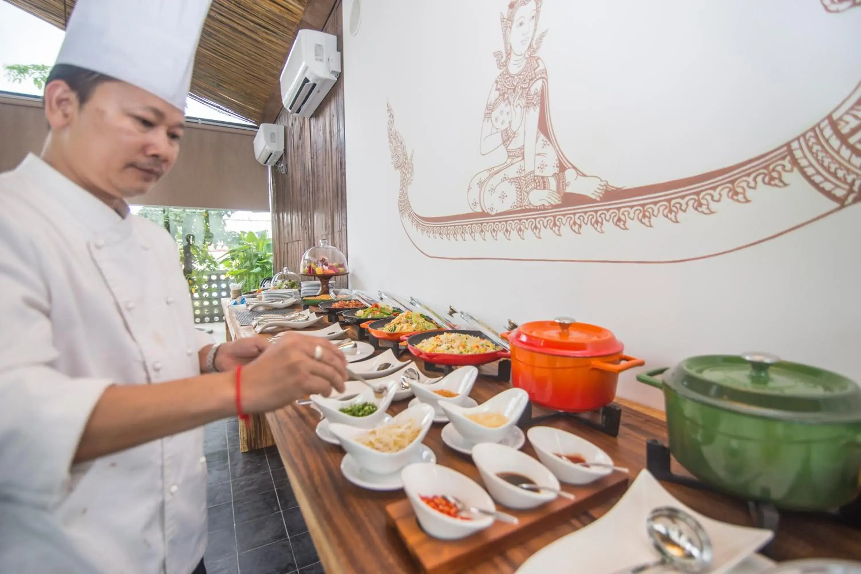 Restaurant/places to eat in Sarina Boutique Hotel Restaurant/places to eat in Sarina Boutique Hotel