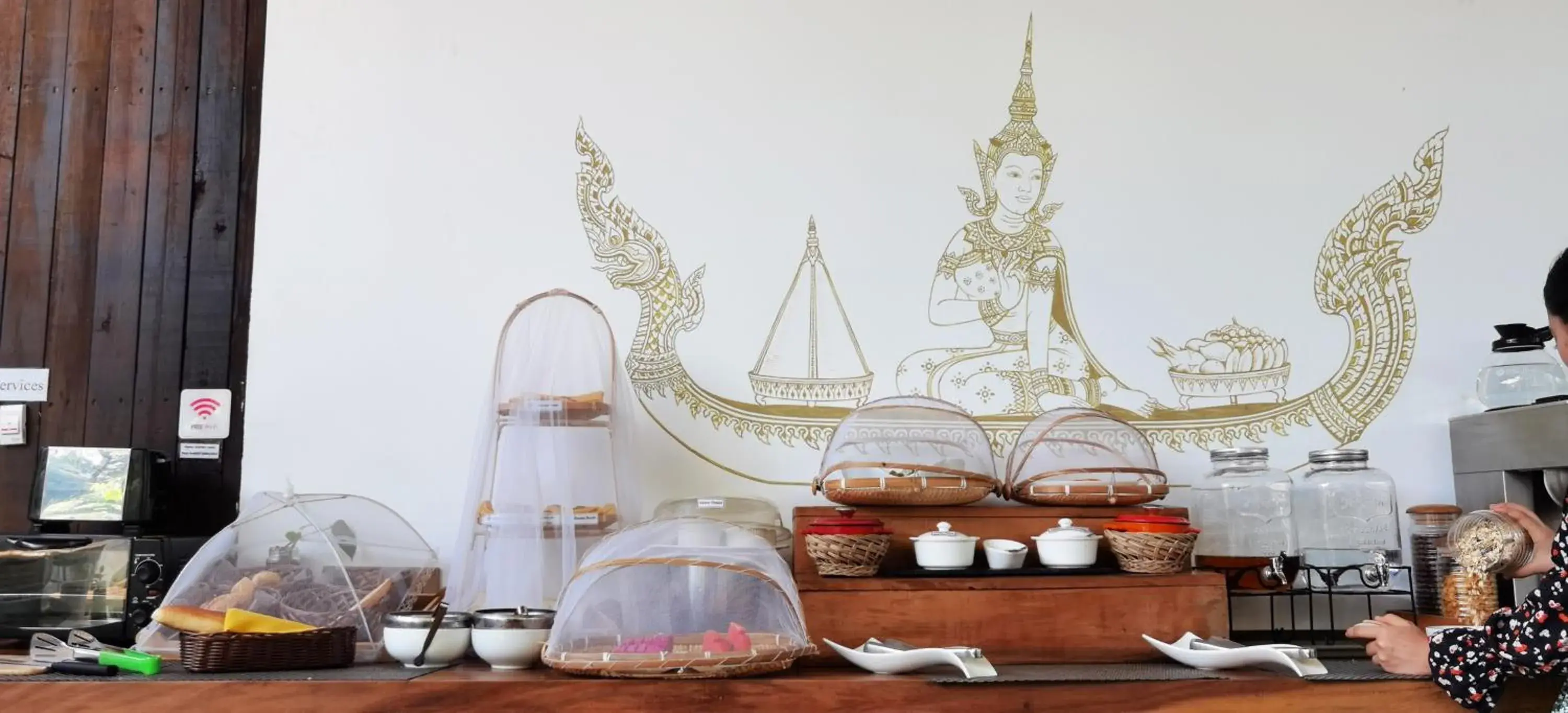 Restaurant/places to eat in Sarina Boutique Hotel Restaurant/places to eat in Sarina Boutique Hotel