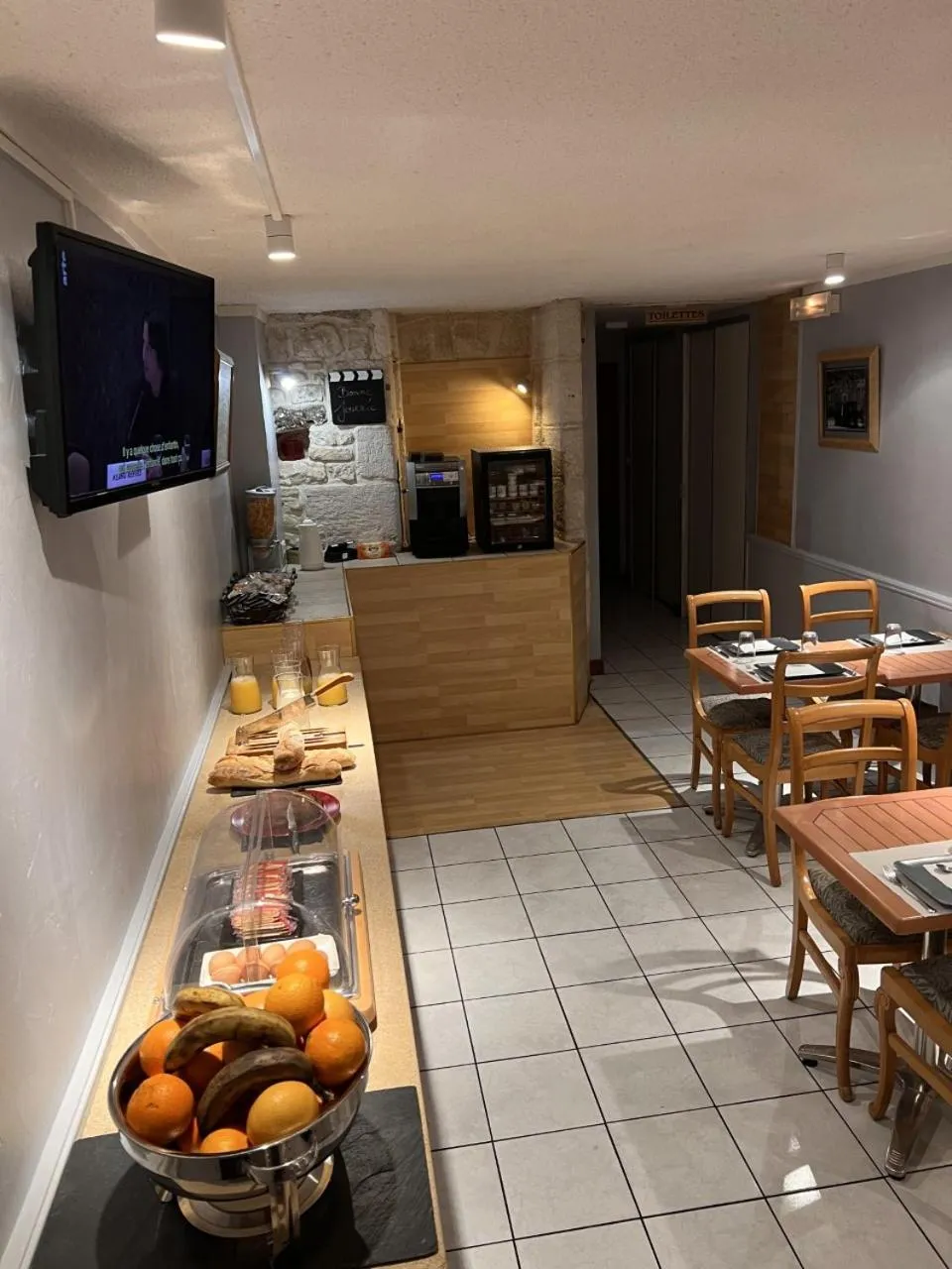 Continental breakfast in Hostellerie Au rendez-vous des amis