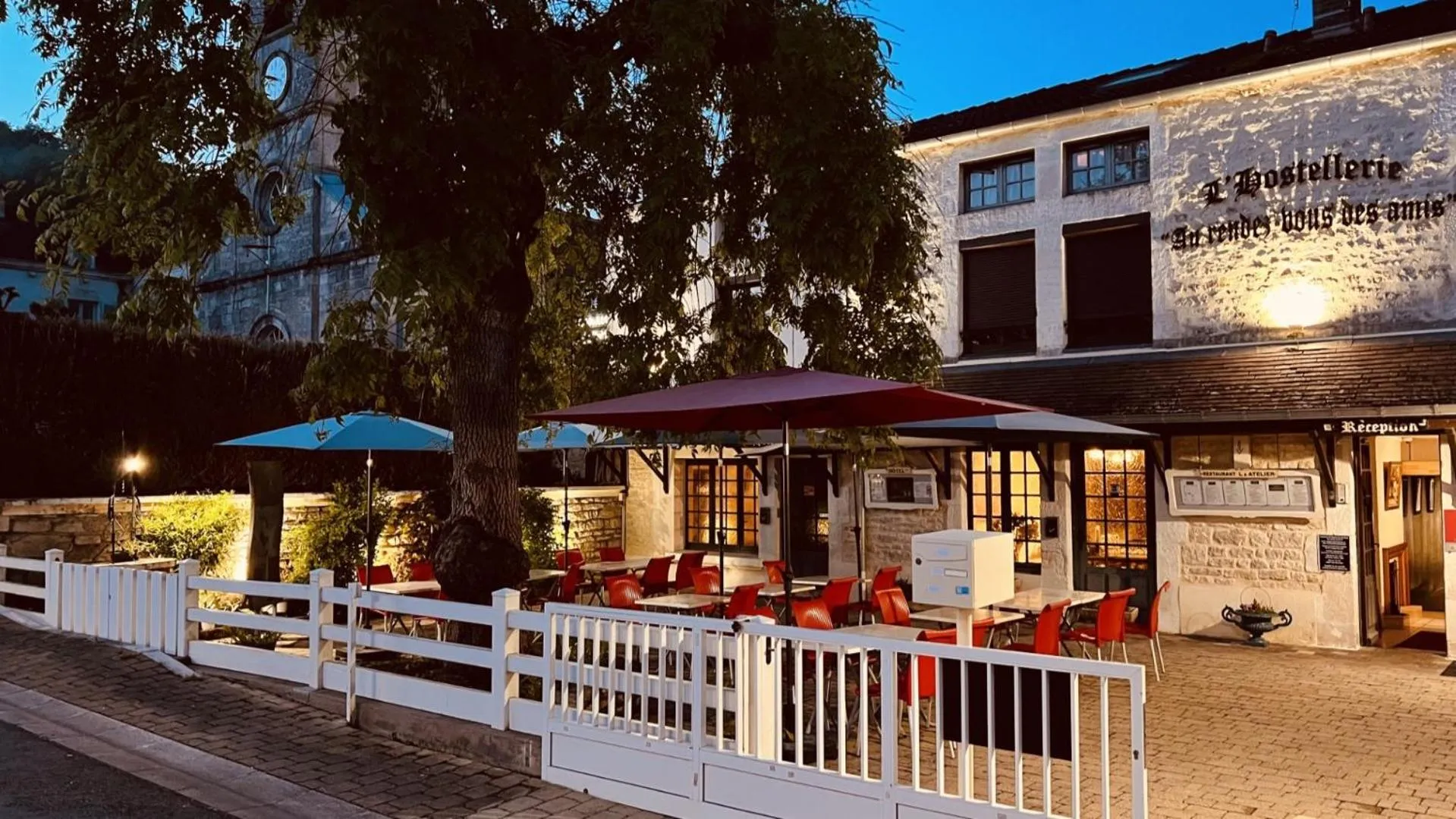Facade/entrance in Hostellerie Au rendez-vous des amis