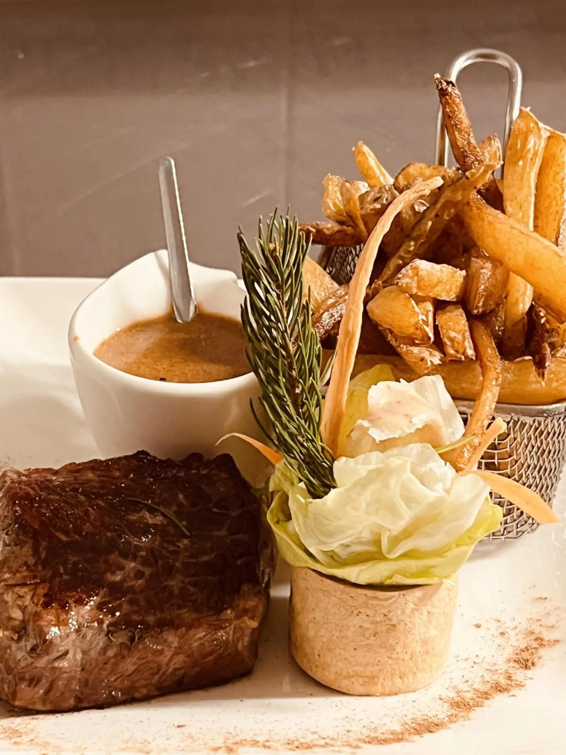 Restaurant/places to eat in Hostellerie Au rendez-vous des amis Restaurant/places to eat in Hostellerie Au rendez-vous des amis