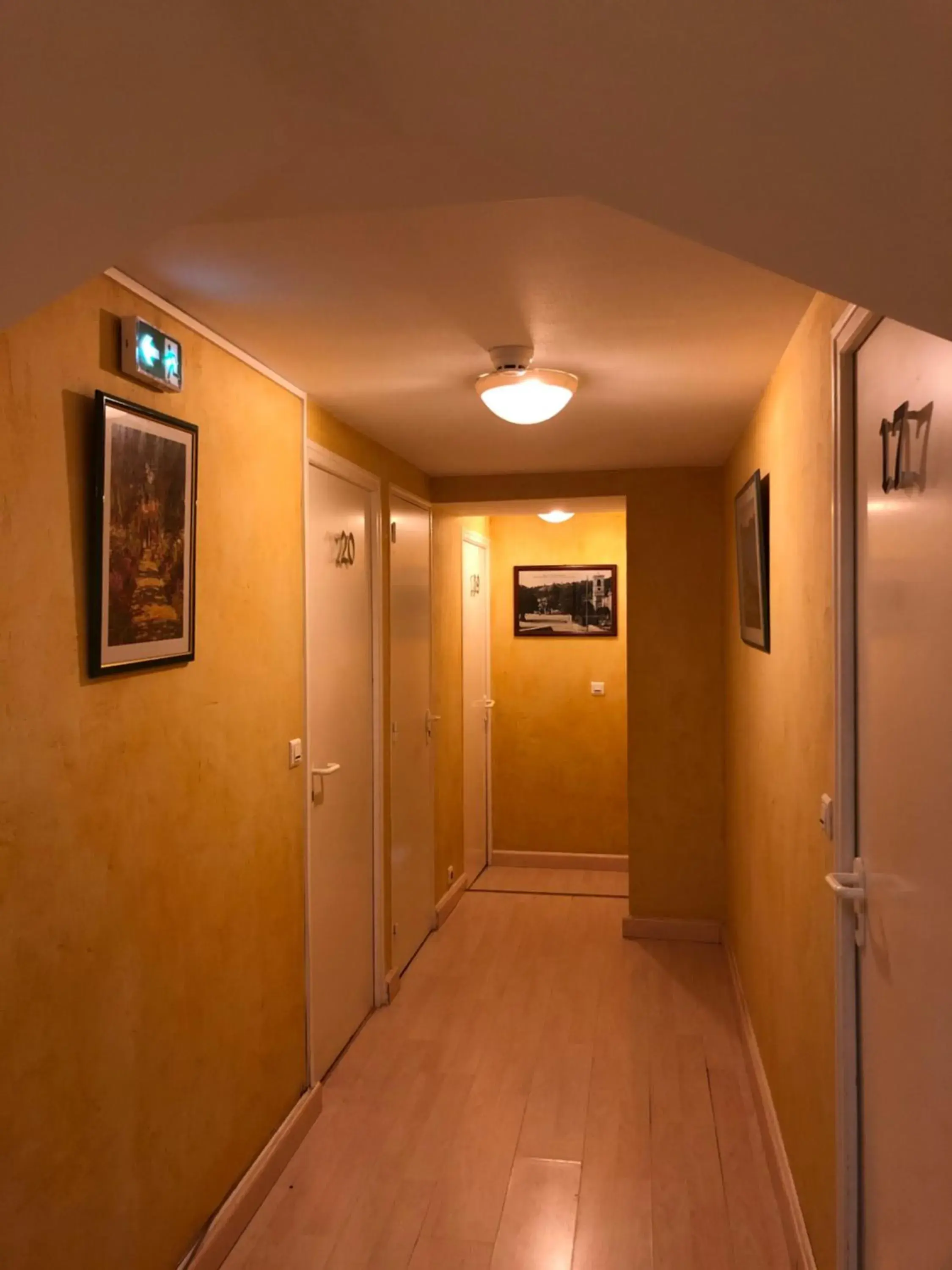 Property building in Hostellerie Au rendez-vous des amis Property building in Hostellerie Au rendez-vous des amis