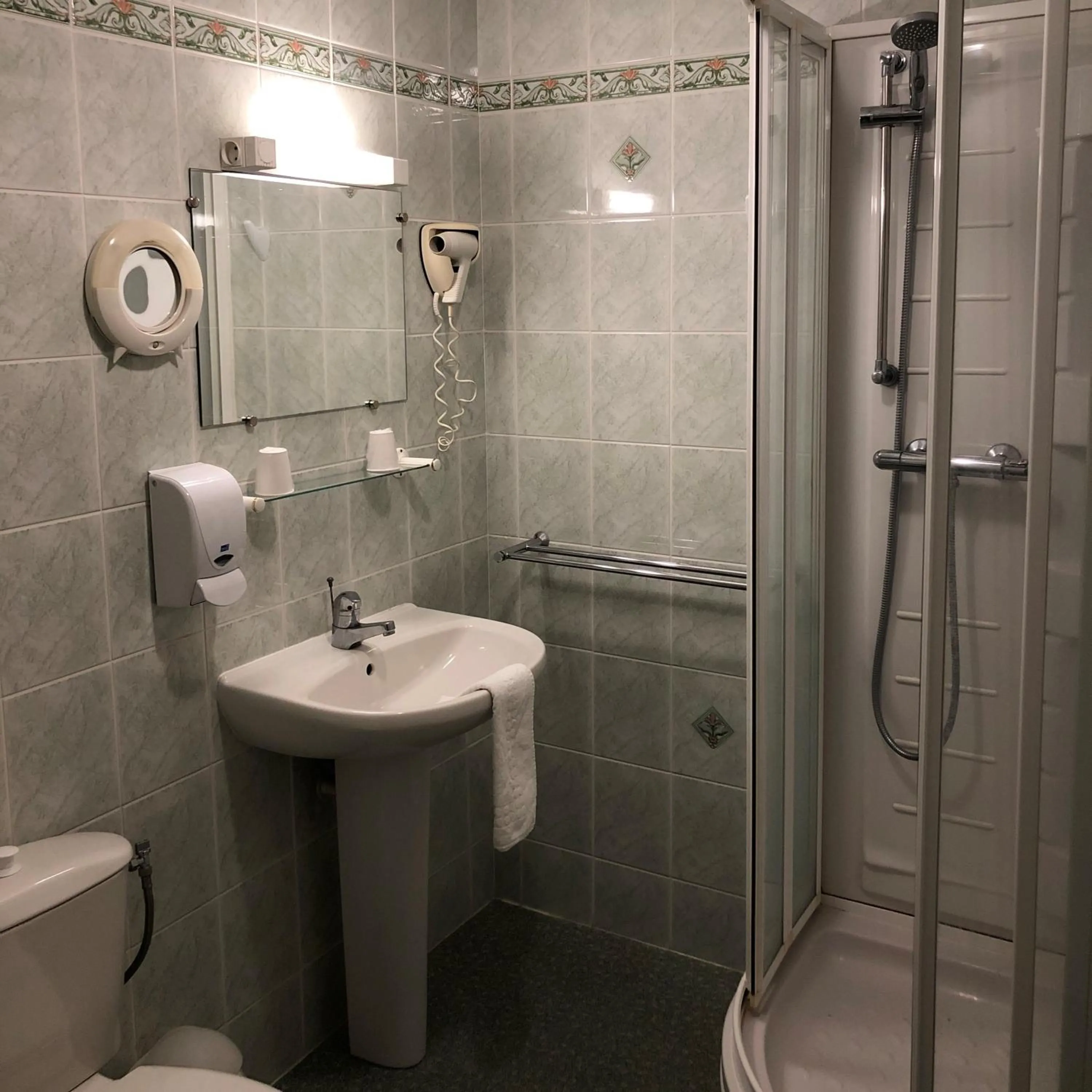 Bathroom in Hostellerie Au rendez-vous des amis