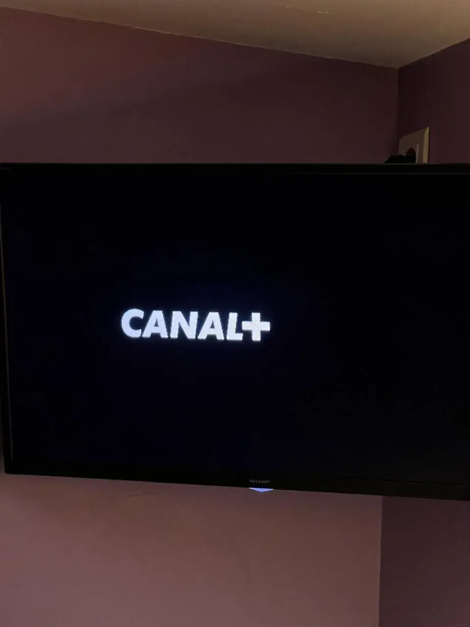 Photo of the whole room in Hostellerie Au rendez-vous des amis Photo of the whole room in Hostellerie Au rendez-vous des amis