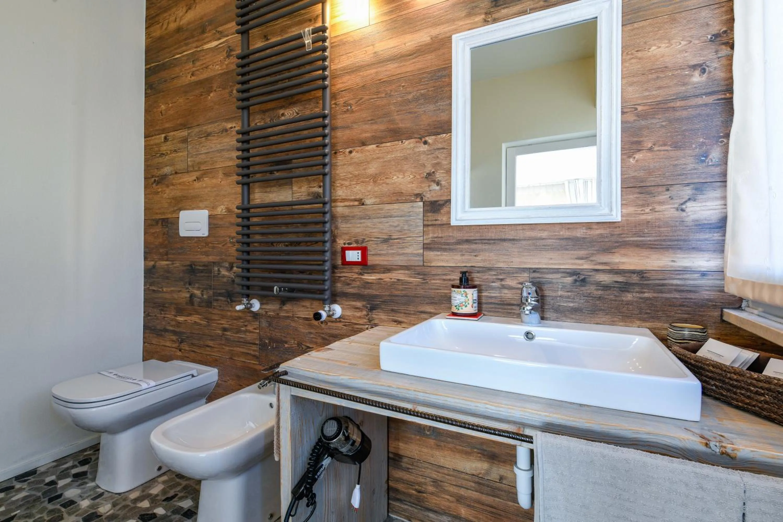 Bathroom in Villa Giulia Rooms & Bike