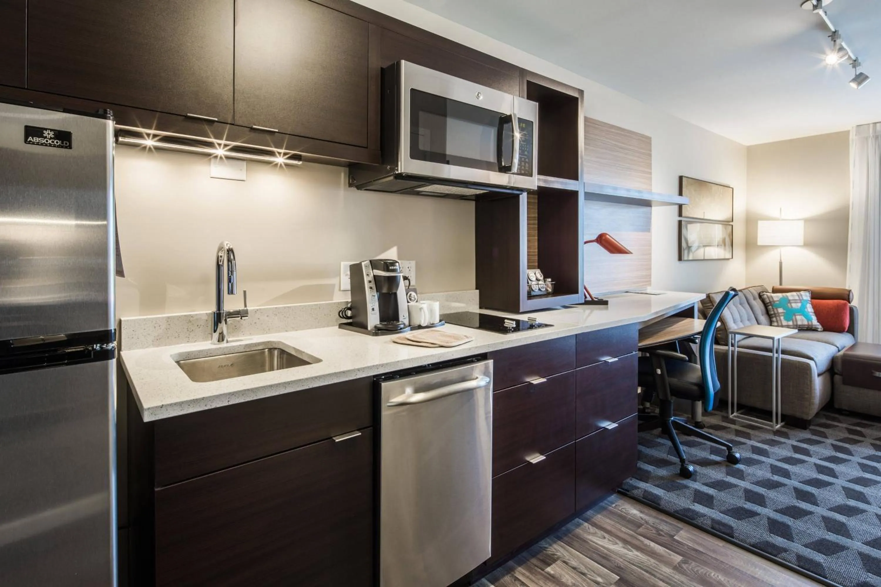 Kitchen or kitchenette in TownePlace Suites by Marriott Cleveland