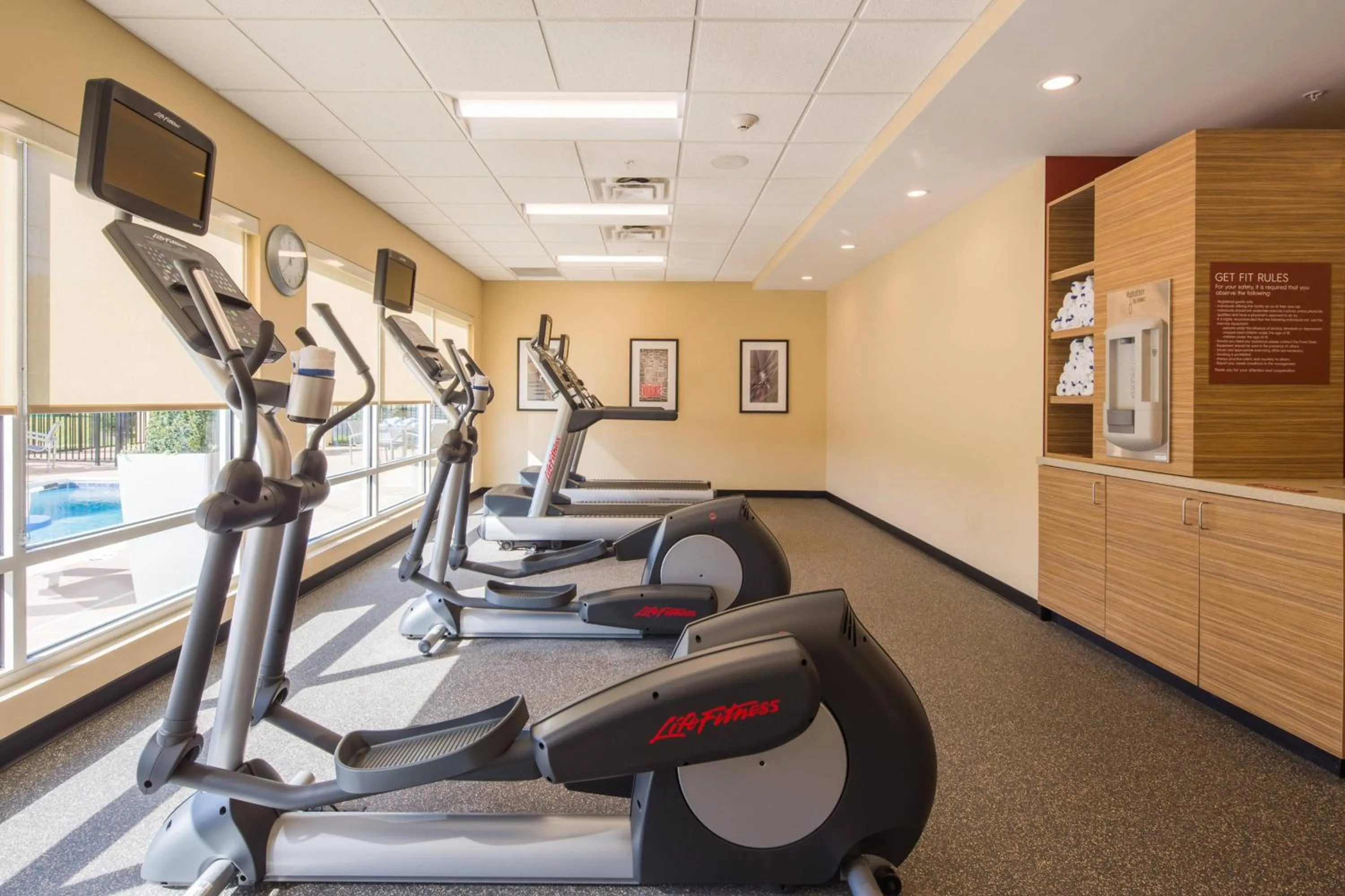 Fitness centre/facilities in TownePlace Suites by Marriott Cleveland