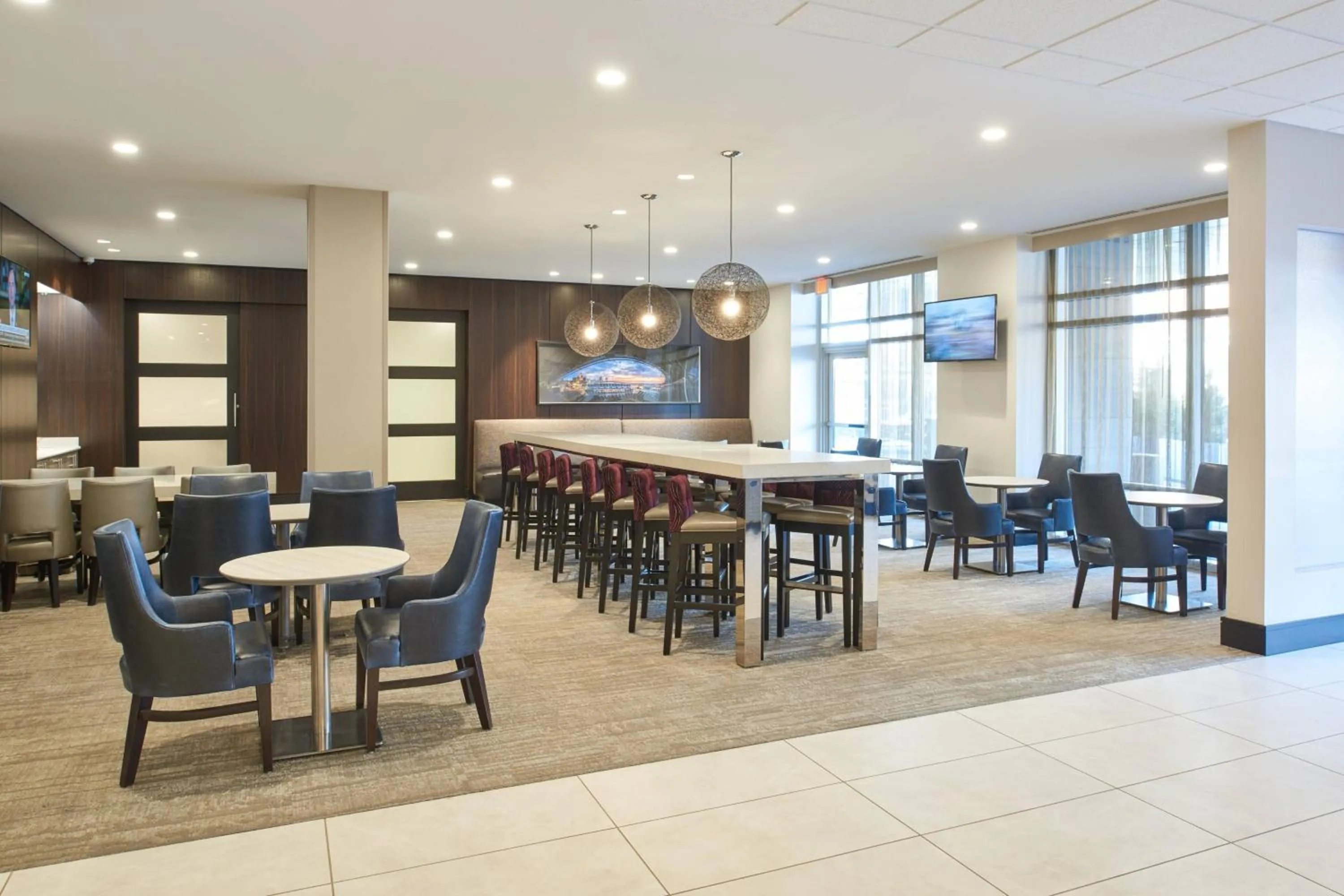 Restaurant/places to eat in Residence Inn by Marriott Cincinnati Midtown/Rookwood