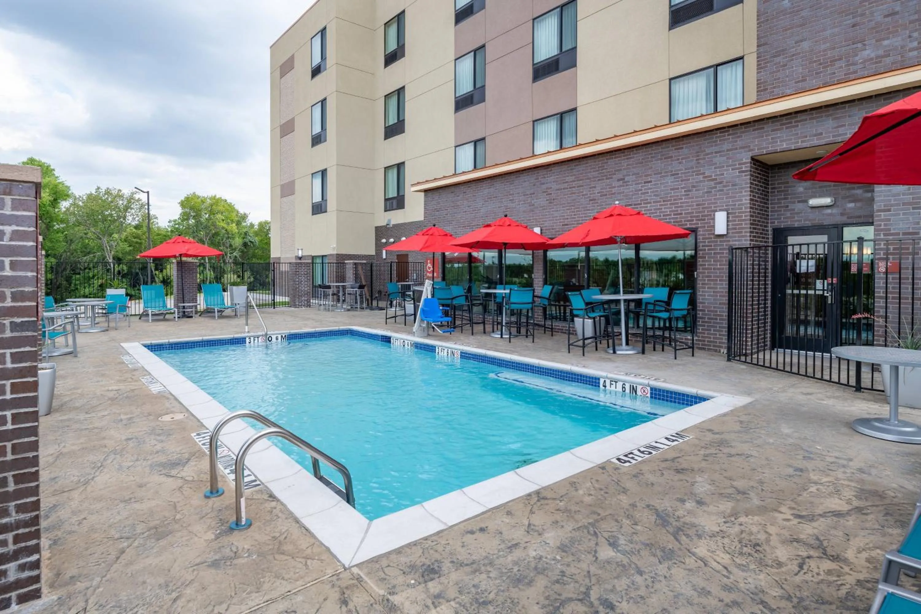 Swimming pool in TownePlace Suites by Marriott Dallas Mesquite