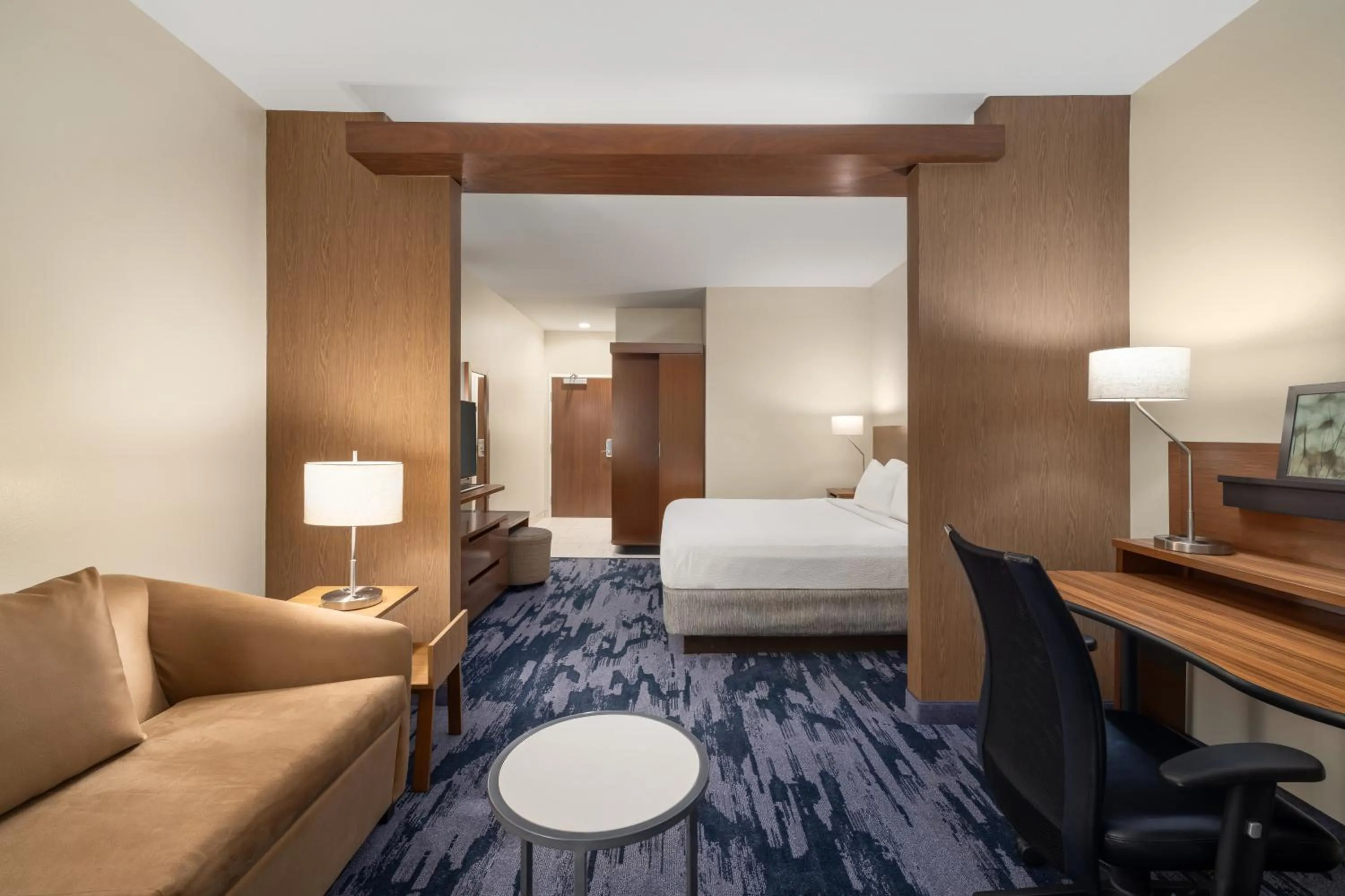 Bathroom, Bed in Fairfield Inn & Suites by Marriott West Monroe