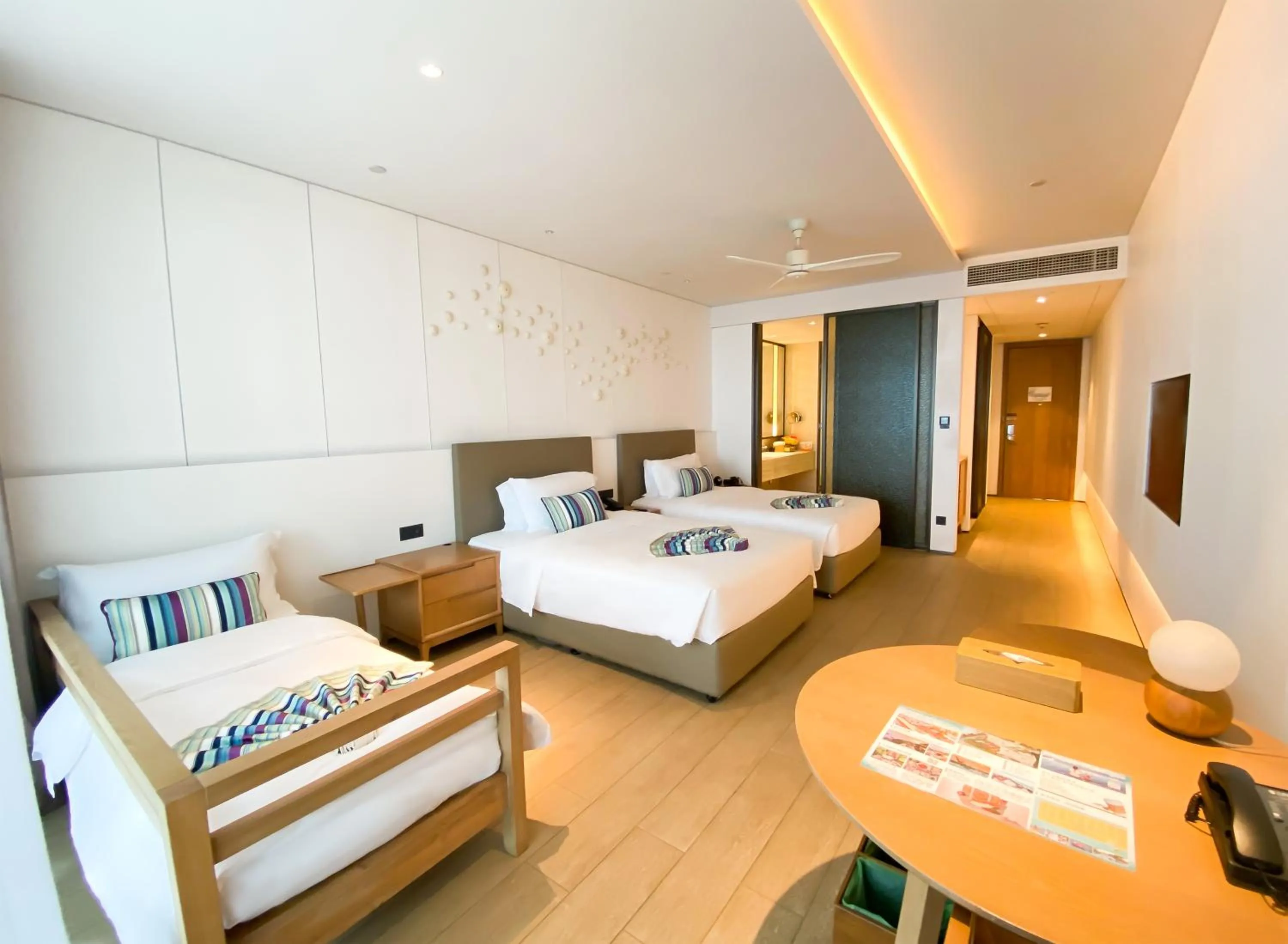 Photo of the whole room, Bed in Sanya Conifer Resort