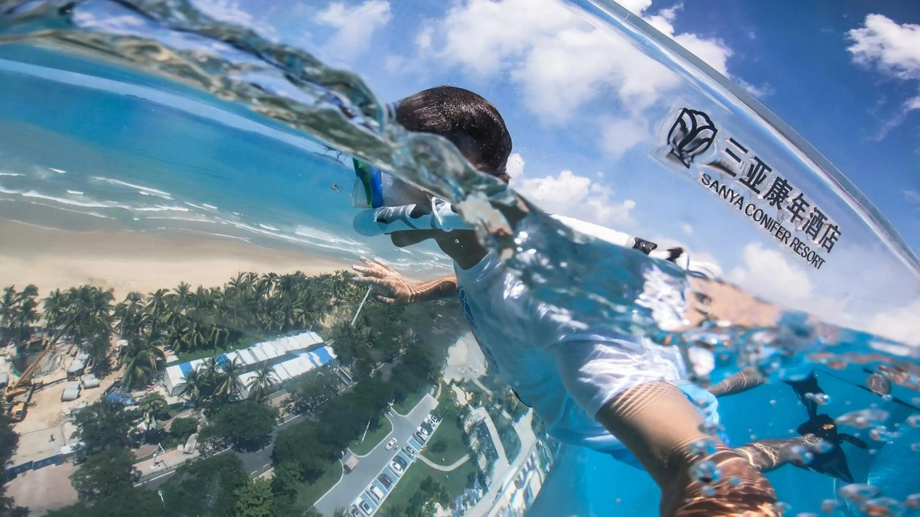 Swimming pool in Sanya Conifer Resort