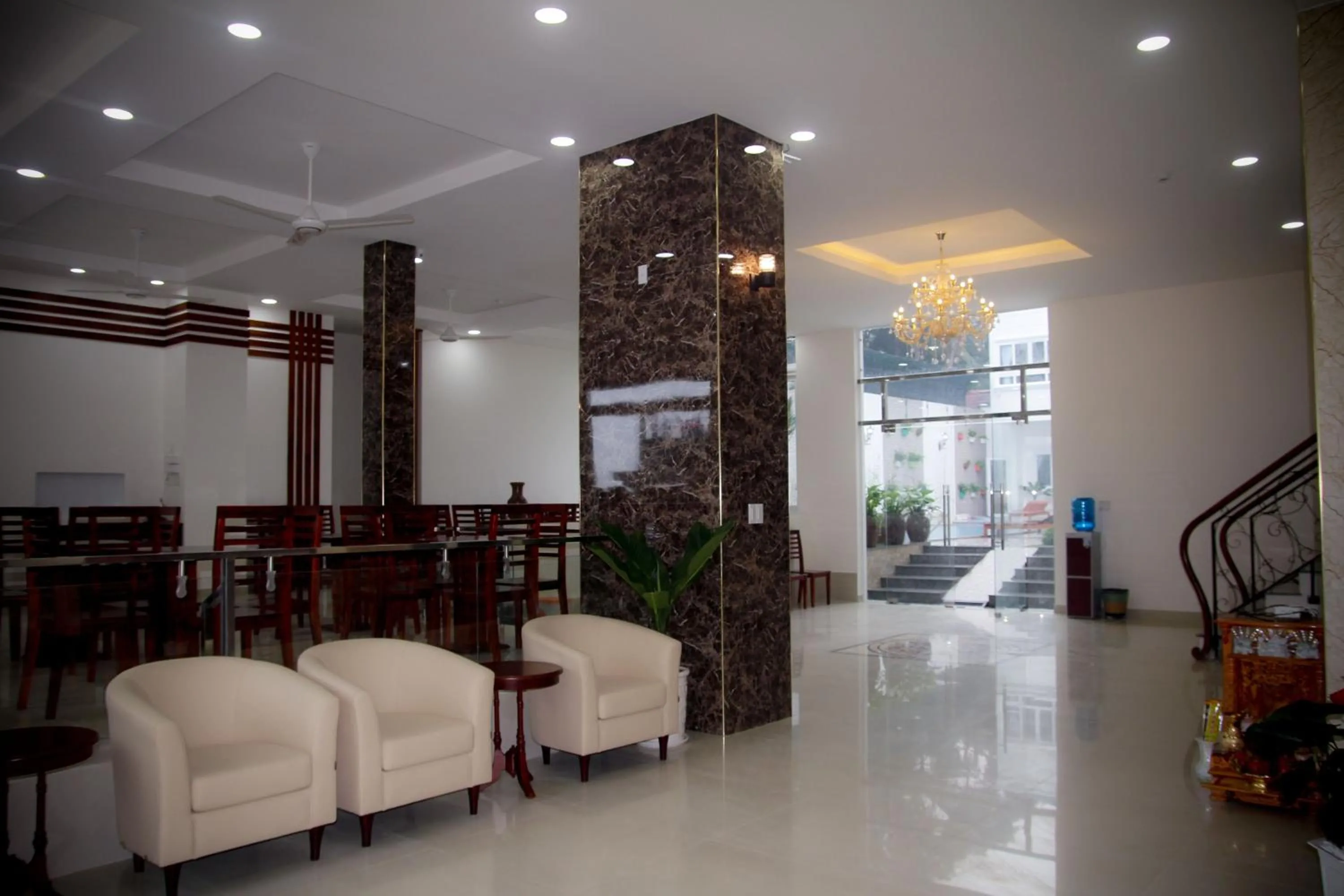Restaurant/places to eat in Laverder Resort
