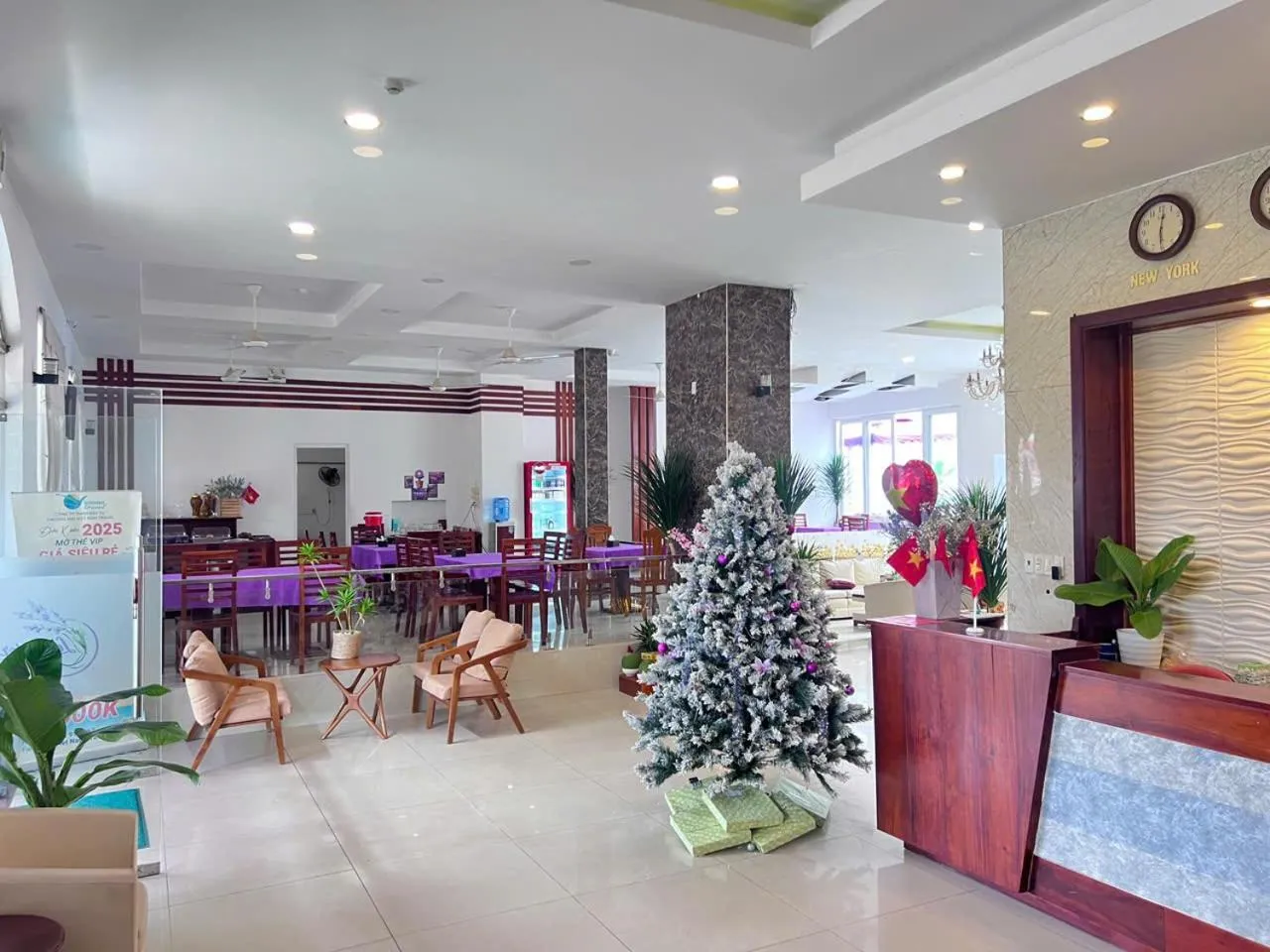Restaurant/places to eat in Laverder Resort