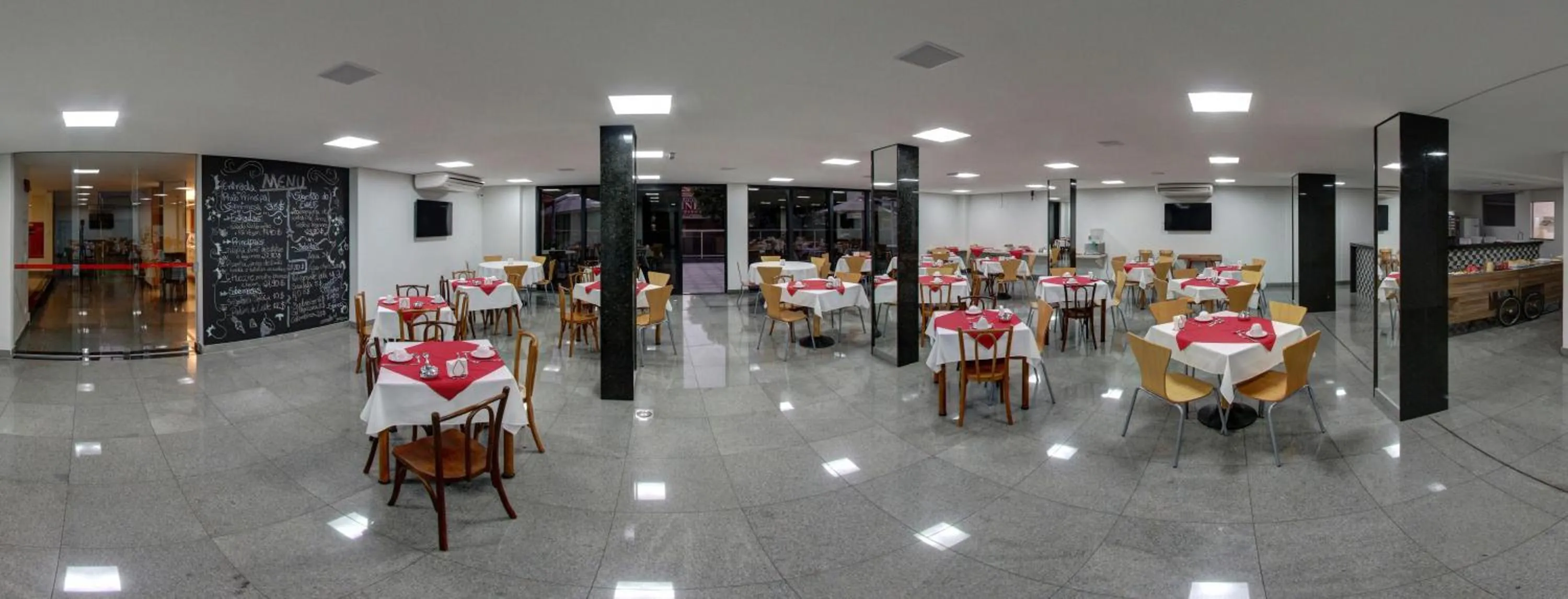 Restaurant/places to eat in Hotel Rio Vermelho