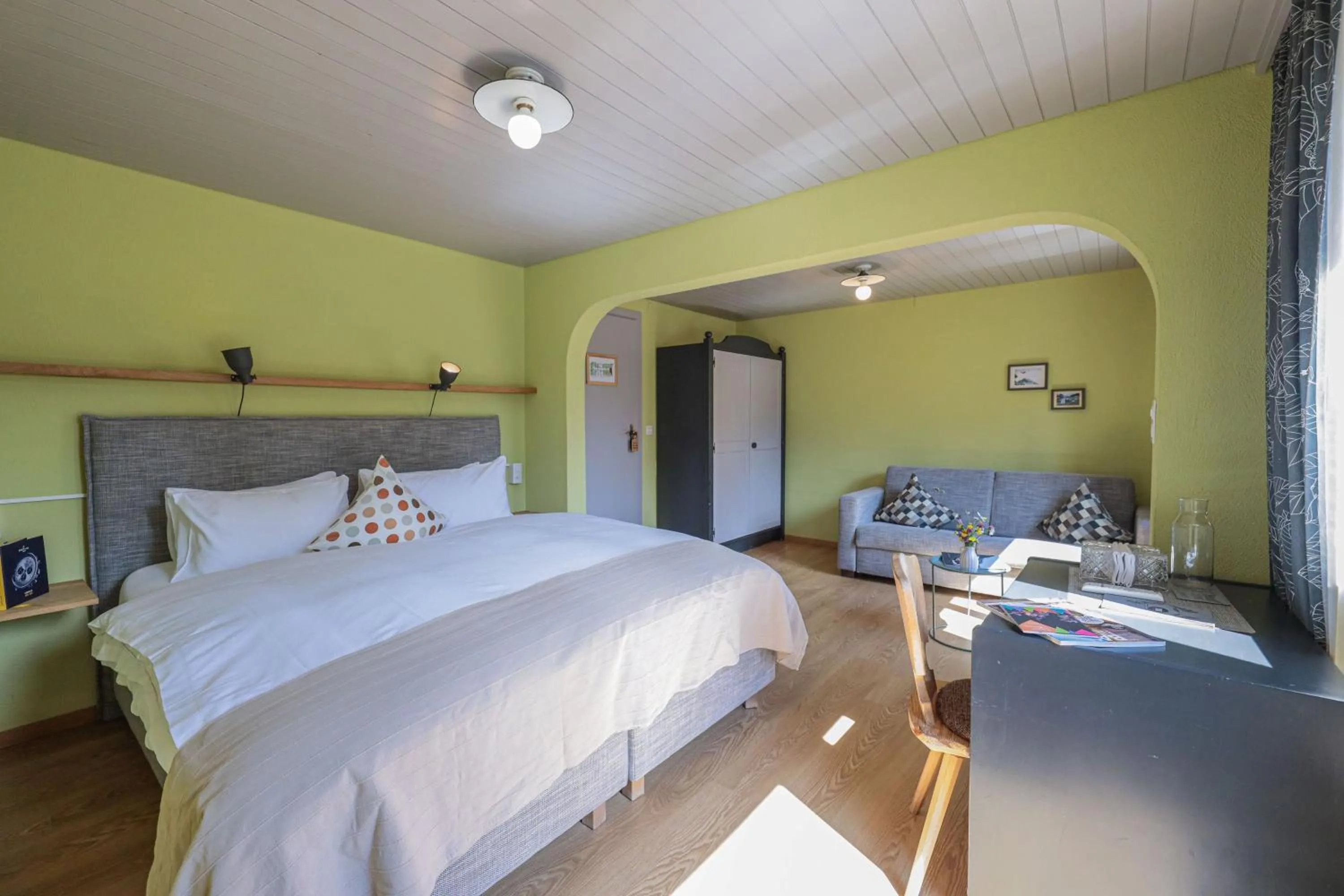 Bedroom, Bed in Hotel Seehof-Arosa