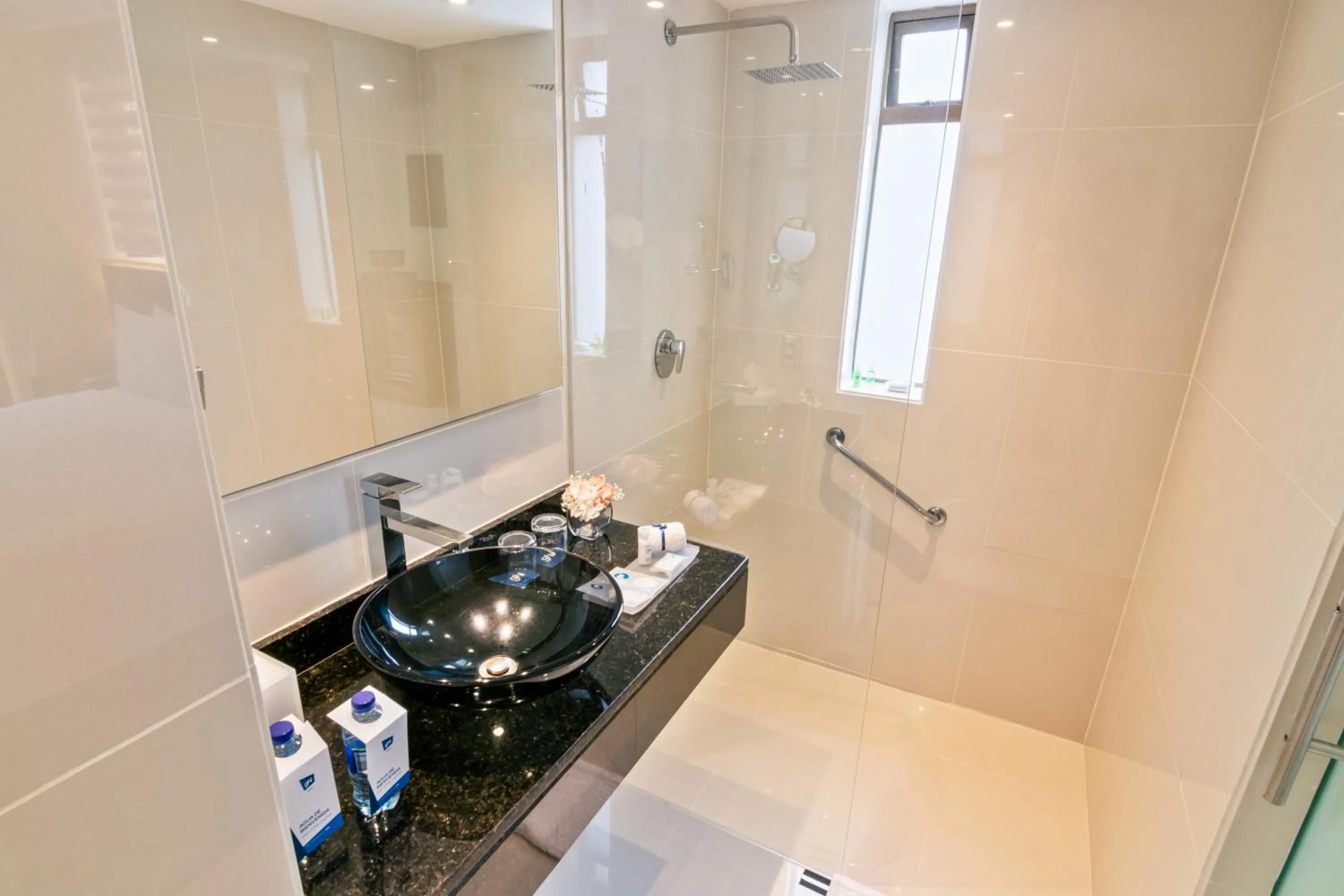 Shower in GHL Hotel Portón Medellín